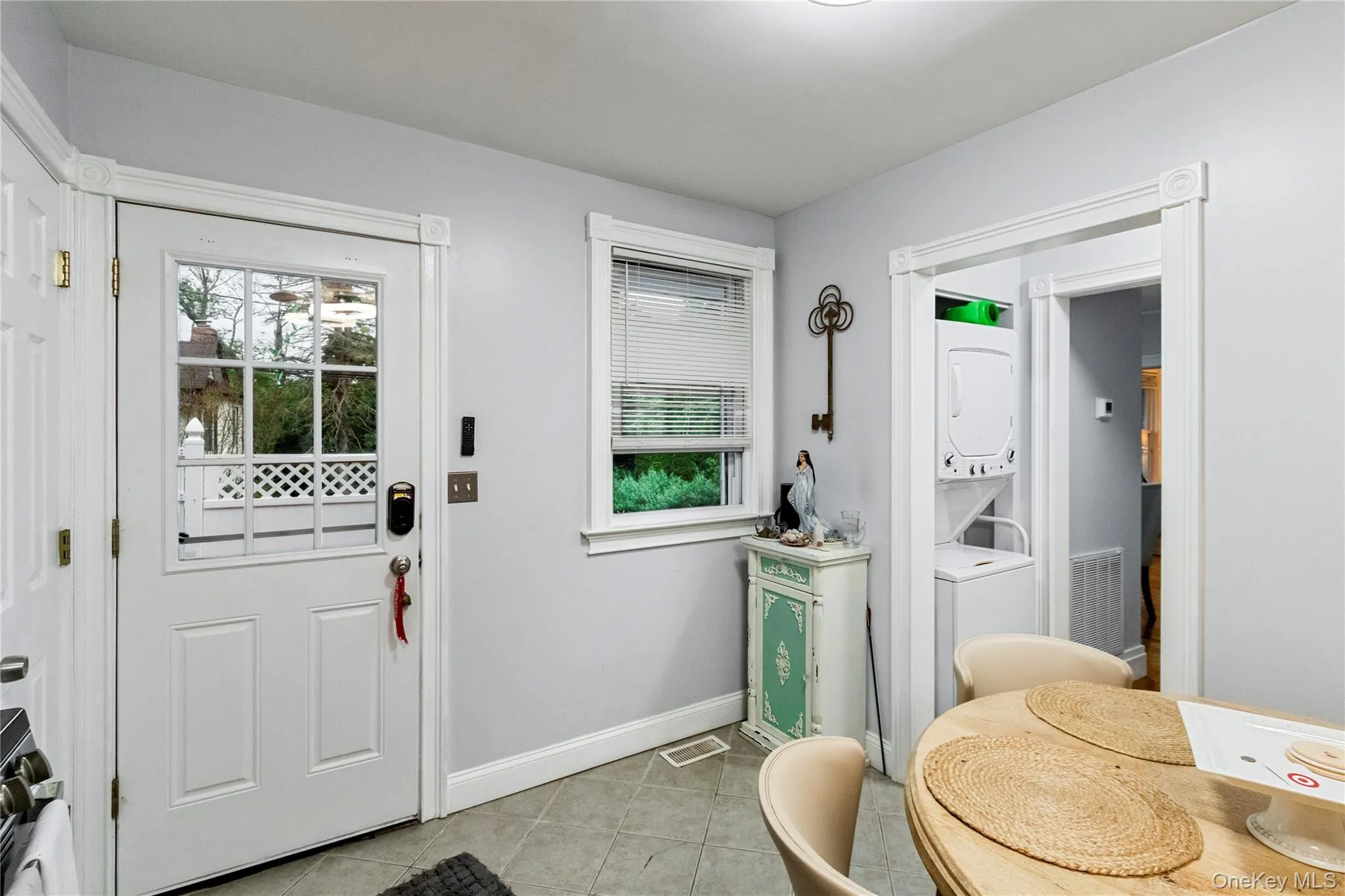 22 Town Path, Glen Cove, NY, 2 Bedrooms Bedrooms, 5 Rooms Rooms,1 BathroomBathrooms,Residential Lease,For Rent,Town,0,KEY1018679 22 Town Path, Glen Cove, NY, 2 Bedrooms Bedrooms, 5 Rooms Rooms,1 BathroomBathrooms,Residential Lease,For Rent,Town,0,KEY1018679