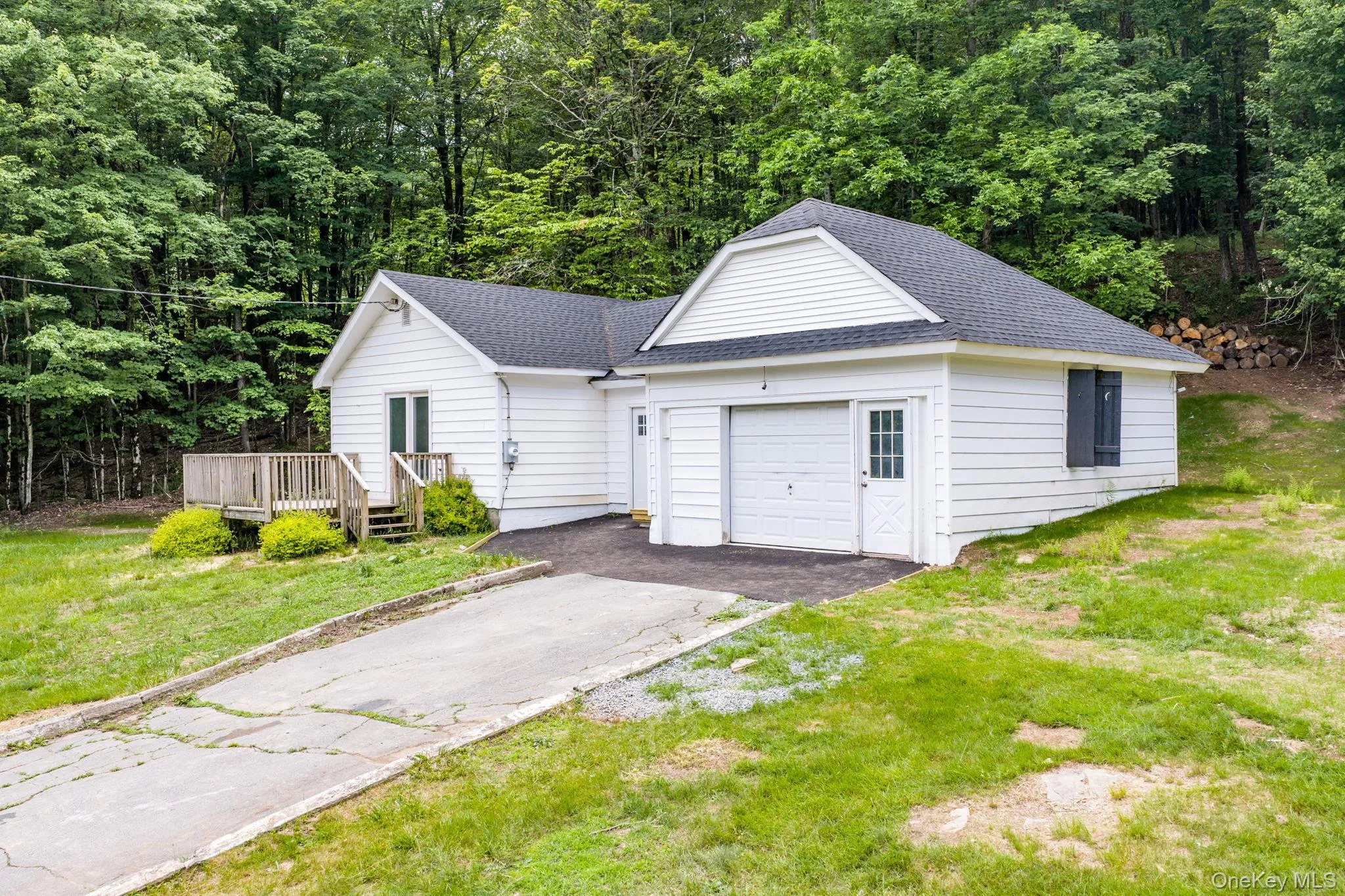Cottage with garage Cottage with garage