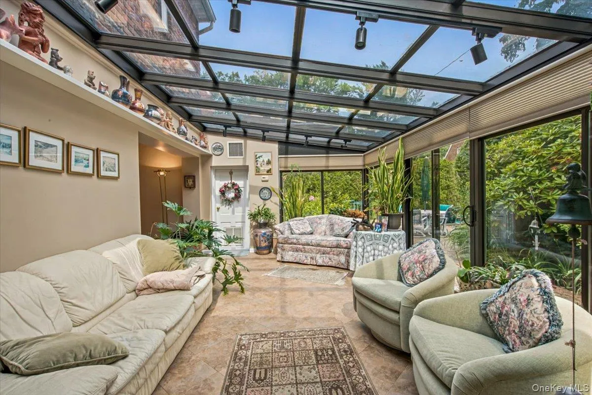 24 Overlook Road, North Hempstead, NY, 3 Bedrooms Bedrooms, 8 Rooms Rooms,2 BathroomsBathrooms,Residential,For Rent,Overlook,0,1018683 24 Overlook Road, North Hempstead, NY, 3 Bedrooms Bedrooms, 8 Rooms Rooms,2 BathroomsBathrooms,Residential,For Rent,Overlook,0,1018683