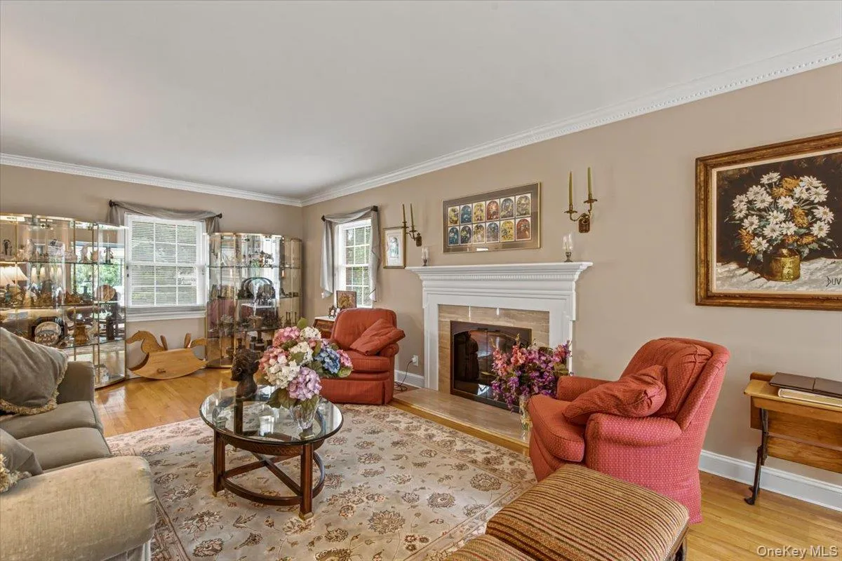 24 Overlook Road, North Hempstead, NY, 3 Bedrooms Bedrooms, 8 Rooms Rooms,2 BathroomsBathrooms,Residential,For Rent,Overlook,0,1018683 24 Overlook Road, North Hempstead, NY, 3 Bedrooms Bedrooms, 8 Rooms Rooms,2 BathroomsBathrooms,Residential,For Rent,Overlook,0,1018683