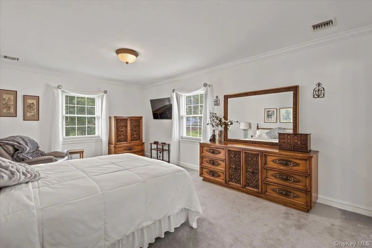 24 Overlook Road, North Hempstead, NY, 3 Bedrooms Bedrooms, 8 Rooms Rooms,2 BathroomsBathrooms,Residential,For Rent,Overlook,0,1018683 24 Overlook Road, North Hempstead, NY, 3 Bedrooms Bedrooms, 8 Rooms Rooms,2 BathroomsBathrooms,Residential,For Rent,Overlook,0,1018683