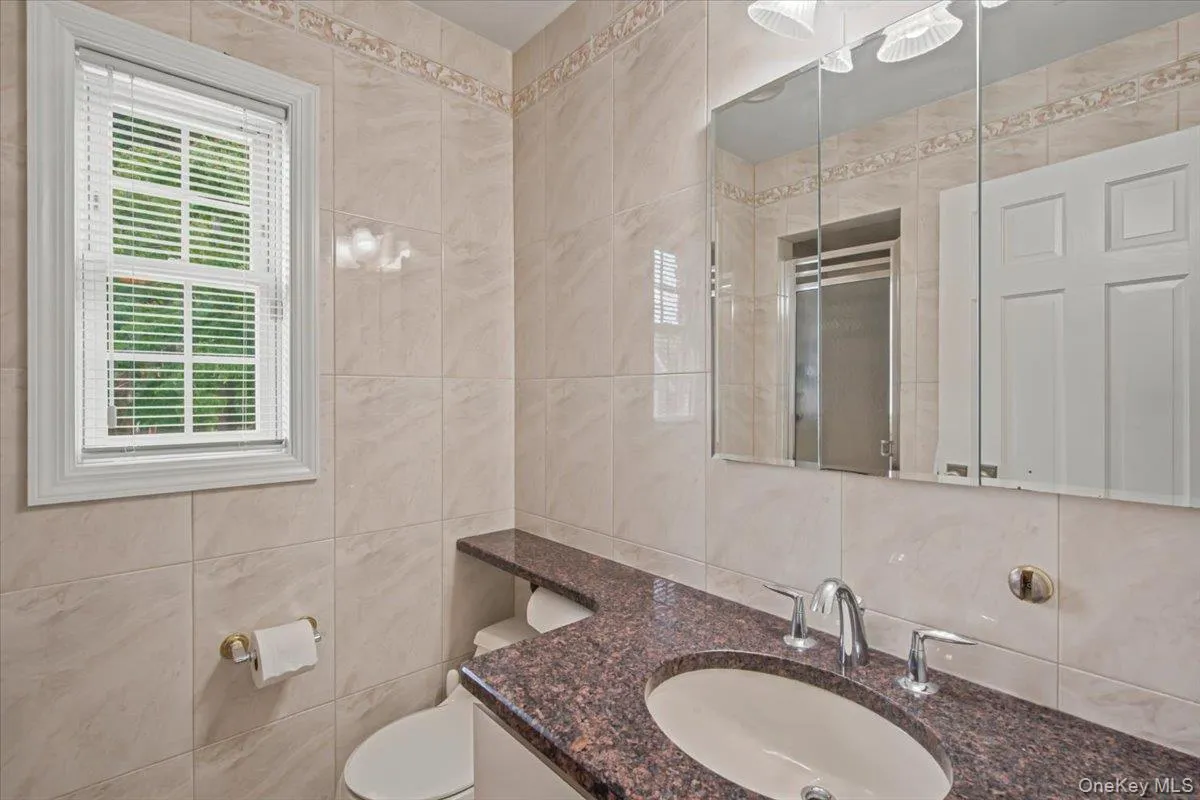 24 Overlook Road, North Hempstead, NY, 3 Bedrooms Bedrooms, 8 Rooms Rooms,2 BathroomsBathrooms,Residential,For Rent,Overlook,0,1018683 24 Overlook Road, North Hempstead, NY, 3 Bedrooms Bedrooms, 8 Rooms Rooms,2 BathroomsBathrooms,Residential,For Rent,Overlook,0,1018683