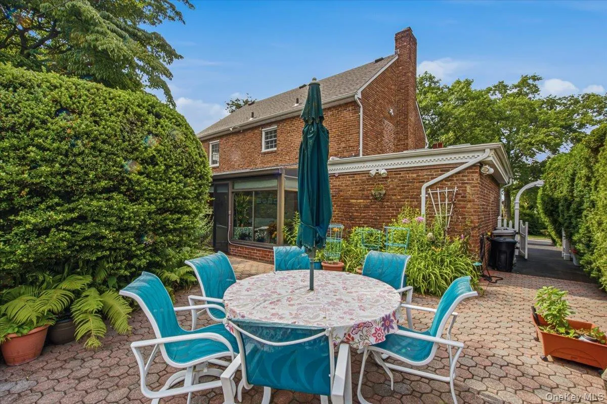 24 Overlook Road, North Hempstead, NY, 3 Bedrooms Bedrooms, 8 Rooms Rooms,2 BathroomsBathrooms,Residential,For Rent,Overlook,0,1018683 24 Overlook Road, North Hempstead, NY, 3 Bedrooms Bedrooms, 8 Rooms Rooms,2 BathroomsBathrooms,Residential,For Rent,Overlook,0,1018683