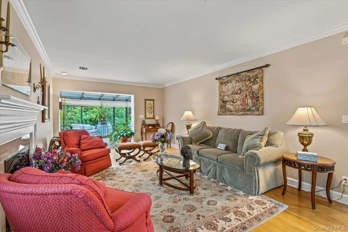 24 Overlook Road, North Hempstead, NY, 3 Bedrooms Bedrooms, 8 Rooms Rooms,2 BathroomsBathrooms,Residential,For Rent,Overlook,0,1018683 24 Overlook Road, North Hempstead, NY, 3 Bedrooms Bedrooms, 8 Rooms Rooms,2 BathroomsBathrooms,Residential,For Rent,Overlook,0,1018683