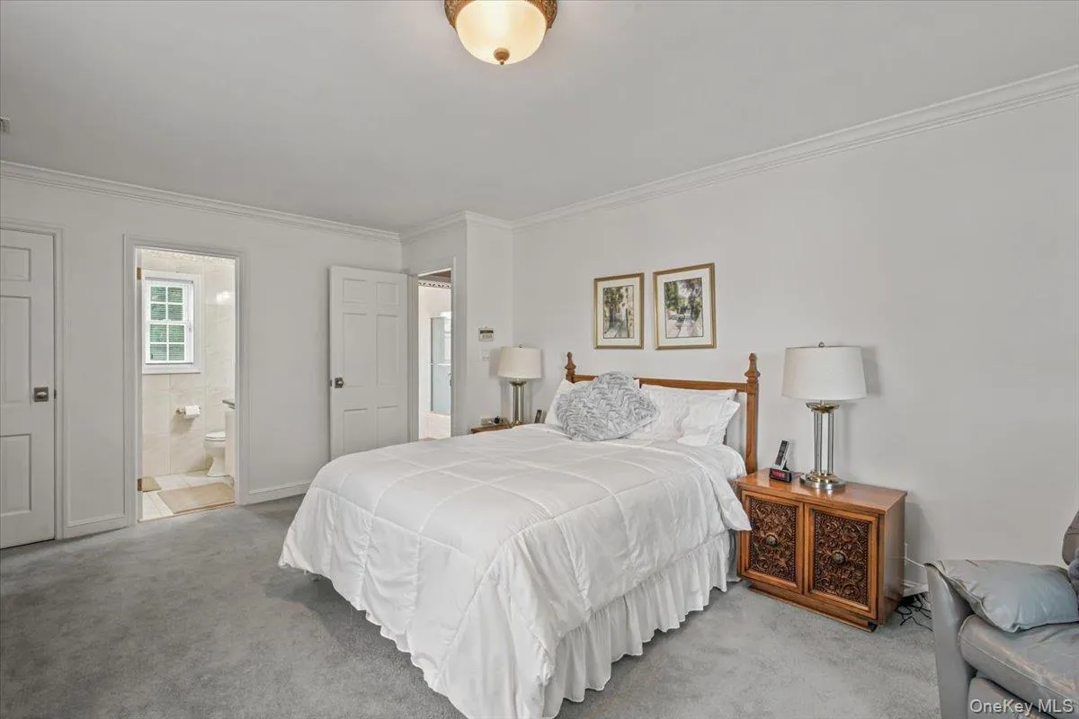 24 Overlook Road, North Hempstead, NY, 3 Bedrooms Bedrooms, 8 Rooms Rooms,2 BathroomsBathrooms,Residential,For Rent,Overlook,0,1018683 24 Overlook Road, North Hempstead, NY, 3 Bedrooms Bedrooms, 8 Rooms Rooms,2 BathroomsBathrooms,Residential,For Rent,Overlook,0,1018683