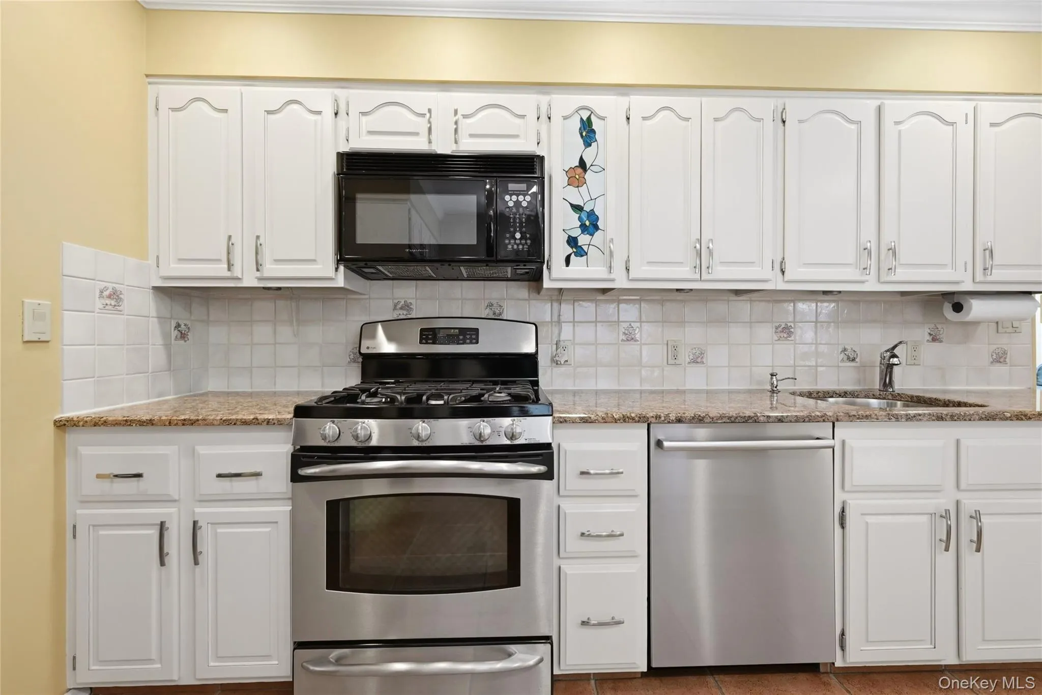 kitchen and appliances opposite view kitchen and appliances opposite view