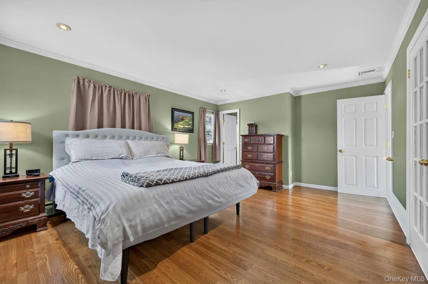 6 Oak Hill, Oyster Bay, NY, 4 Bedrooms Bedrooms, 8 Rooms Rooms,2 BathroomsBathrooms,Residential,For Rent,Oak Hill,0,1018691 6 Oak Hill, Oyster Bay, NY, 4 Bedrooms Bedrooms, 8 Rooms Rooms,2 BathroomsBathrooms,Residential,For Rent,Oak Hill,0,1018691