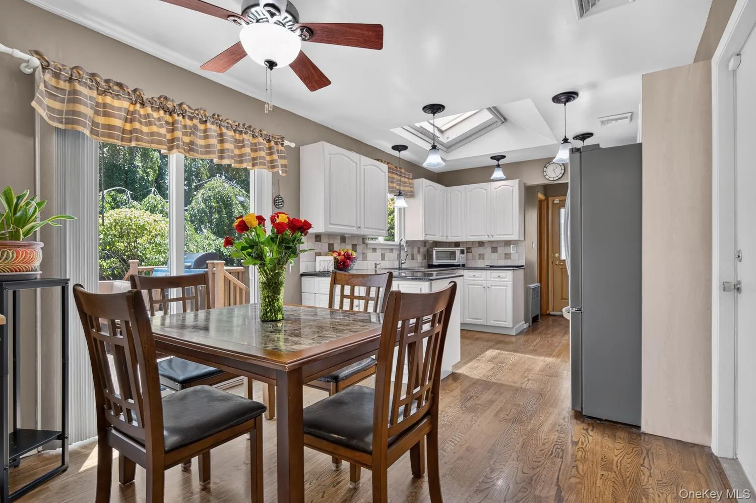 6 Oak Hill, Oyster Bay, NY, 4 Bedrooms Bedrooms, 8 Rooms Rooms,2 BathroomsBathrooms,Residential,For Rent,Oak Hill,0,1018691 6 Oak Hill, Oyster Bay, NY, 4 Bedrooms Bedrooms, 8 Rooms Rooms,2 BathroomsBathrooms,Residential,For Rent,Oak Hill,0,1018691