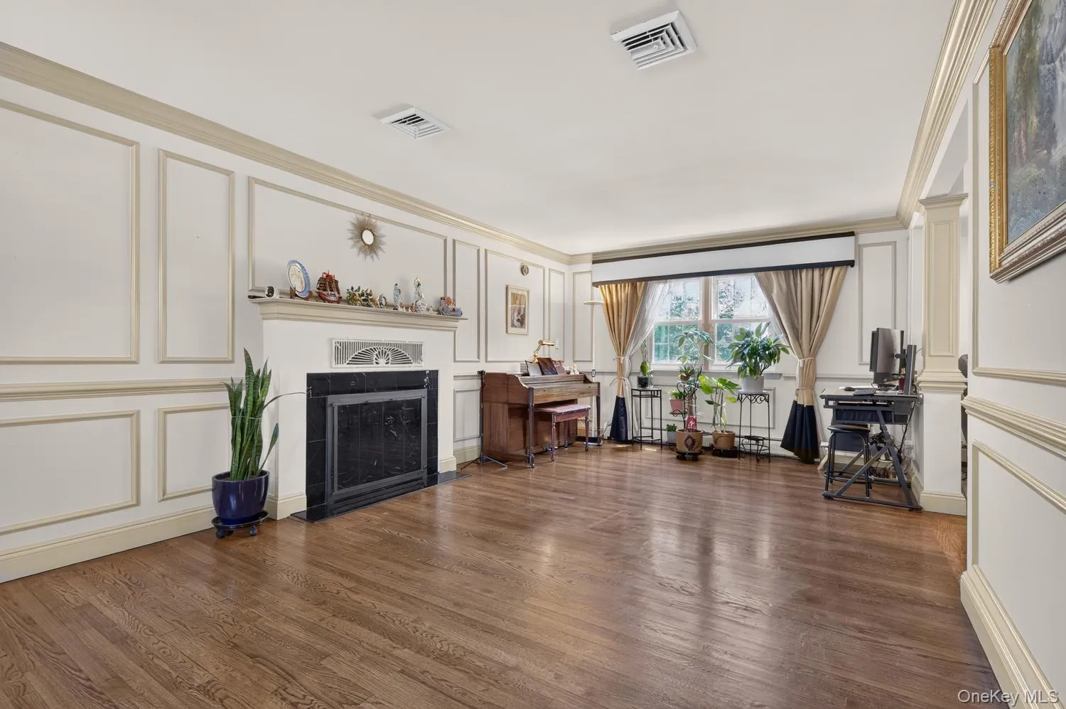 6 Oak Hill, Oyster Bay, NY, 4 Bedrooms Bedrooms, 8 Rooms Rooms,2 BathroomsBathrooms,Residential,For Rent,Oak Hill,0,1018691 6 Oak Hill, Oyster Bay, NY, 4 Bedrooms Bedrooms, 8 Rooms Rooms,2 BathroomsBathrooms,Residential,For Rent,Oak Hill,0,1018691