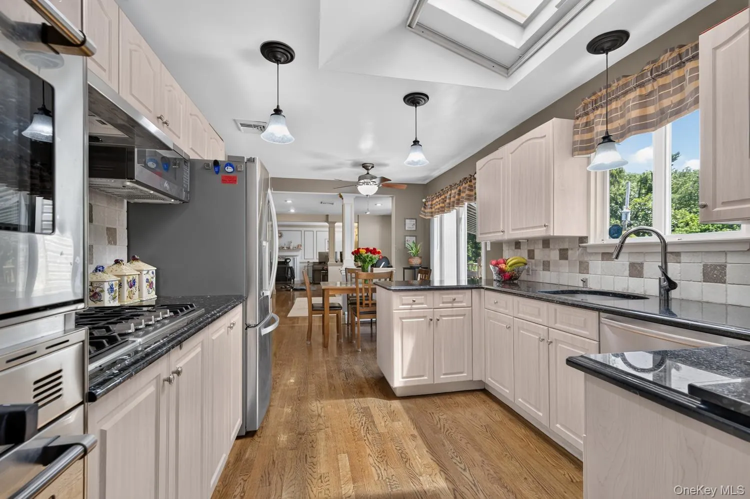 6 Oak Hill, Oyster Bay, NY, 4 Bedrooms Bedrooms, 8 Rooms Rooms,2 BathroomsBathrooms,Residential,For Rent,Oak Hill,0,1018691 6 Oak Hill, Oyster Bay, NY, 4 Bedrooms Bedrooms, 8 Rooms Rooms,2 BathroomsBathrooms,Residential,For Rent,Oak Hill,0,1018691