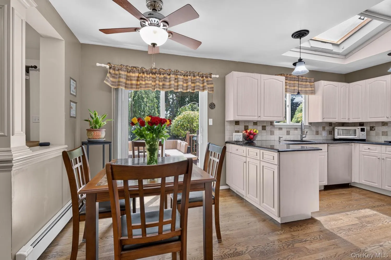 6 Oak Hill, Oyster Bay, NY, 4 Bedrooms Bedrooms, 8 Rooms Rooms,2 BathroomsBathrooms,Residential,For Rent,Oak Hill,0,1018691 6 Oak Hill, Oyster Bay, NY, 4 Bedrooms Bedrooms, 8 Rooms Rooms,2 BathroomsBathrooms,Residential,For Rent,Oak Hill,0,1018691