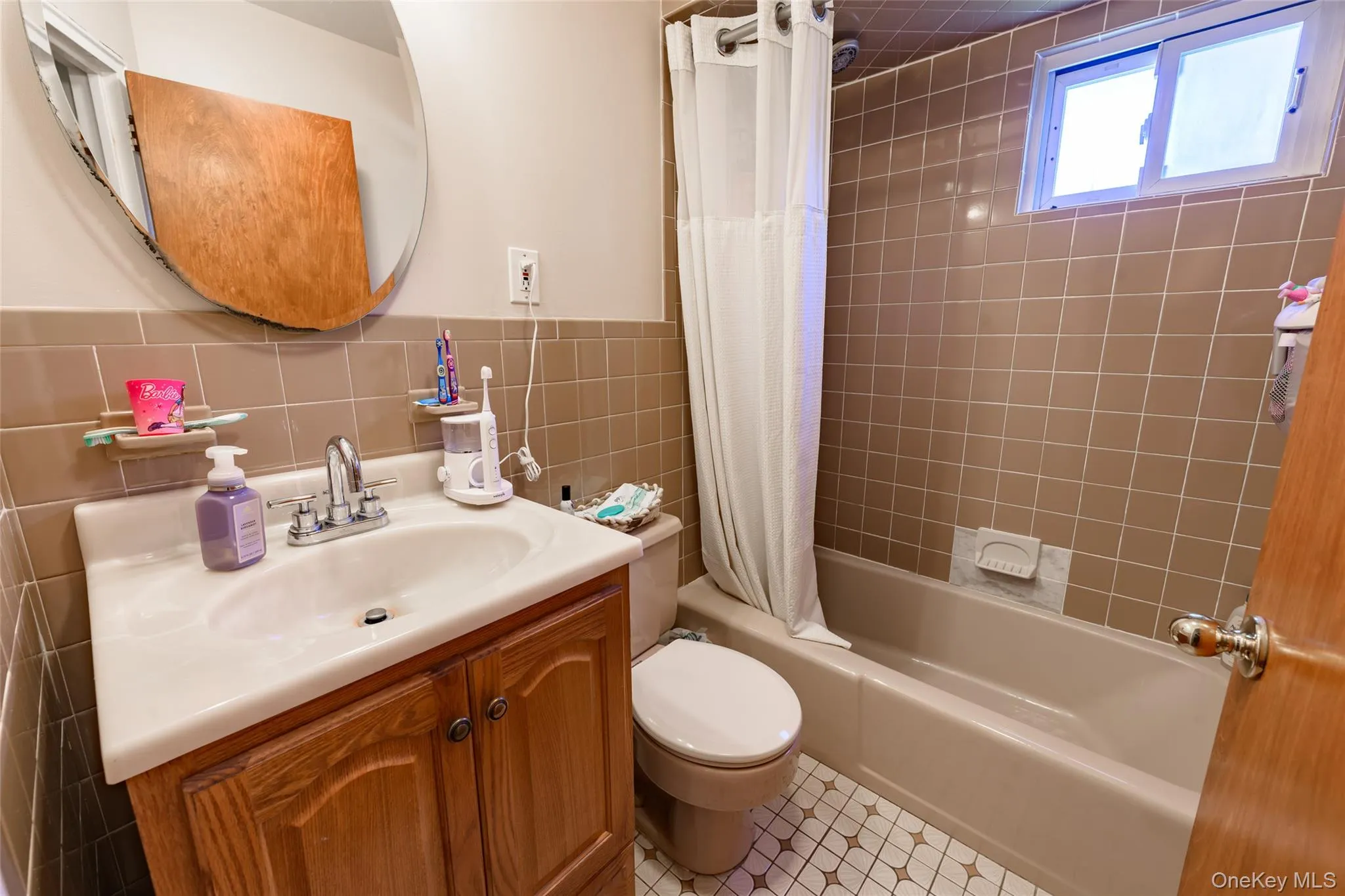 1316 Telegram Avenue, Hempstead, NY, 4 Bedrooms Bedrooms, 6 Rooms Rooms,1 BathroomBathrooms,Residential,For Rent,Telegram,0,1018692 1316 Telegram Avenue, Hempstead, NY, 4 Bedrooms Bedrooms, 6 Rooms Rooms,1 BathroomBathrooms,Residential,For Rent,Telegram,0,1018692