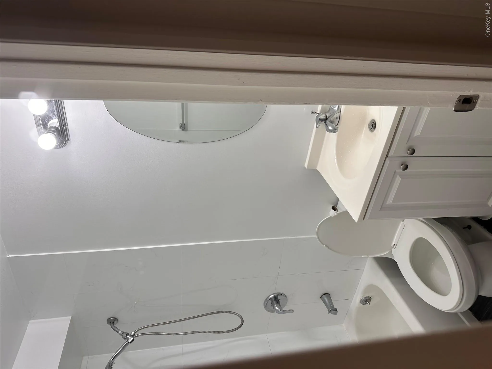 219-02 64 Avenue, New York, NY, 1 Bedroom Bedrooms, 3 Rooms Rooms,1 BathroomBathrooms,Residential,For Rent,64,0,KEY1018693 219-02 64 Avenue, New York, NY, 1 Bedroom Bedrooms, 3 Rooms Rooms,1 BathroomBathrooms,Residential,For Rent,64,0,KEY1018693