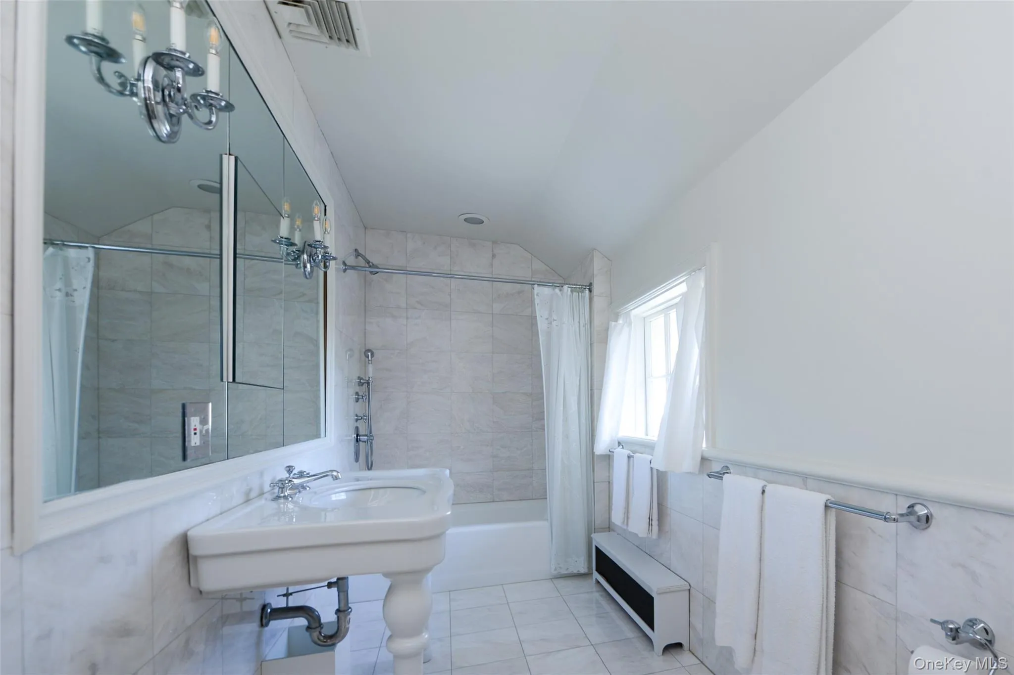 1 Pond Road, Glen Cove, NY, 5 Bedrooms Bedrooms, 13 Rooms Rooms,6 BathroomsBathrooms,Residential Lease,For Rent,Pond,0,KEY1018694 1 Pond Road, Glen Cove, NY, 5 Bedrooms Bedrooms, 13 Rooms Rooms,6 BathroomsBathrooms,Residential Lease,For Rent,Pond,0,KEY1018694