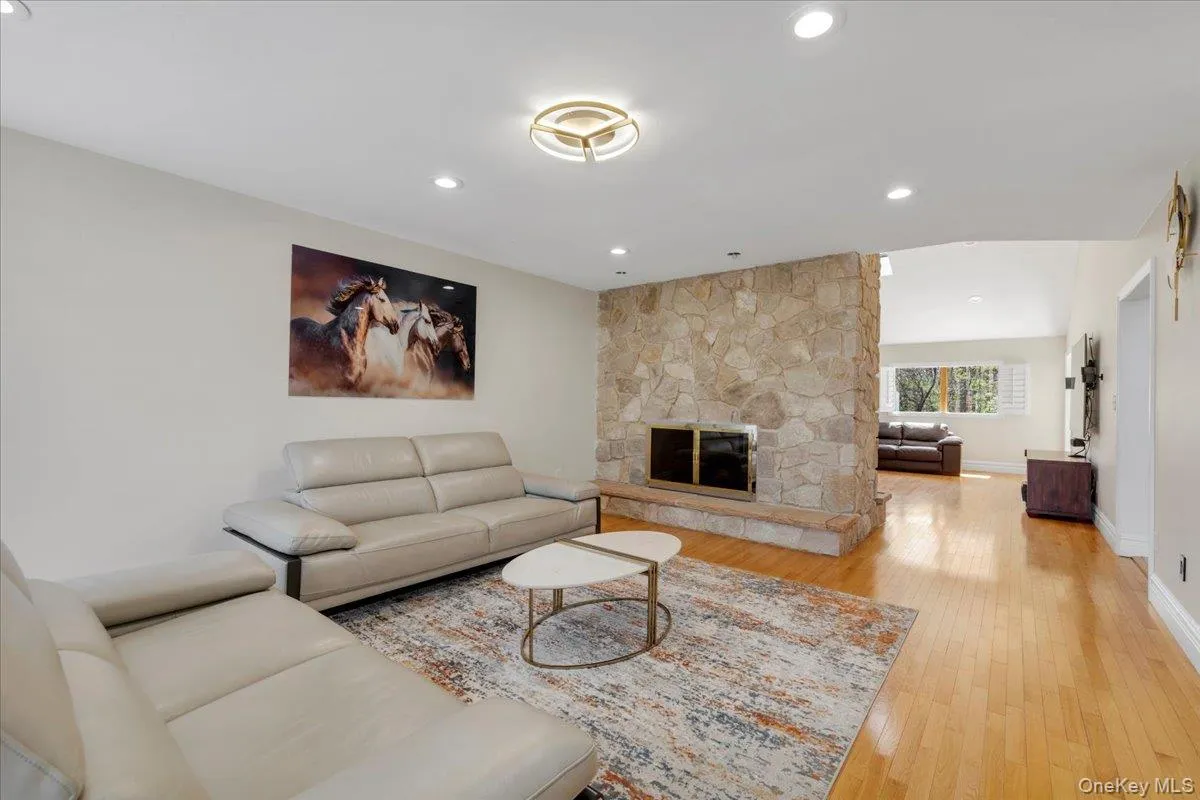 219 Carnation Drive, Babylon, NY, 6 Bedrooms Bedrooms, 10 Rooms Rooms,3 BathroomsBathrooms,Residential,For Rent,Carnation,0,1018695 219 Carnation Drive, Babylon, NY, 6 Bedrooms Bedrooms, 10 Rooms Rooms,3 BathroomsBathrooms,Residential,For Rent,Carnation,0,1018695