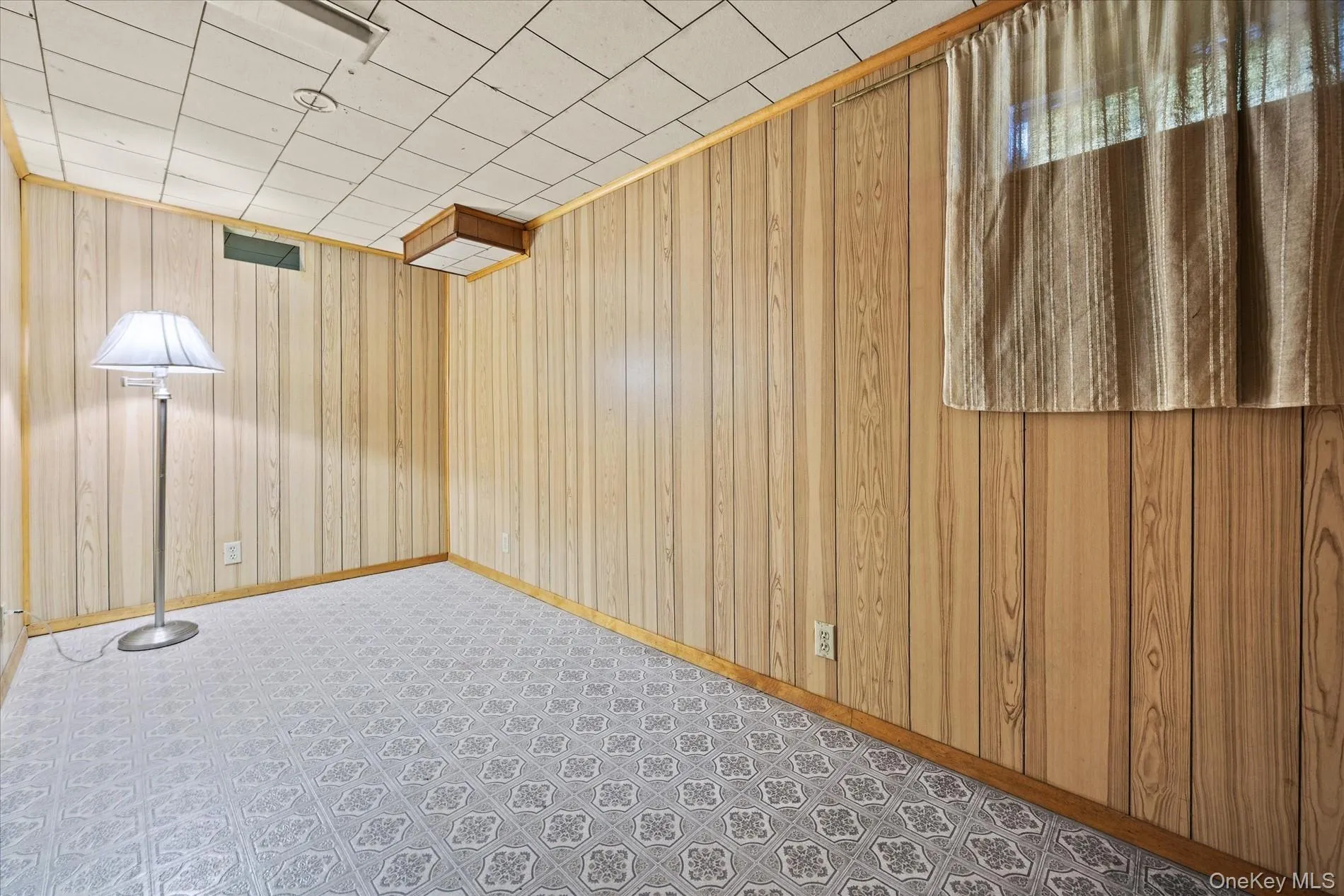 Basement bonus room can be used as an office, den and/or guest room. Basement bonus room can be used as an office, den and/or guest room.