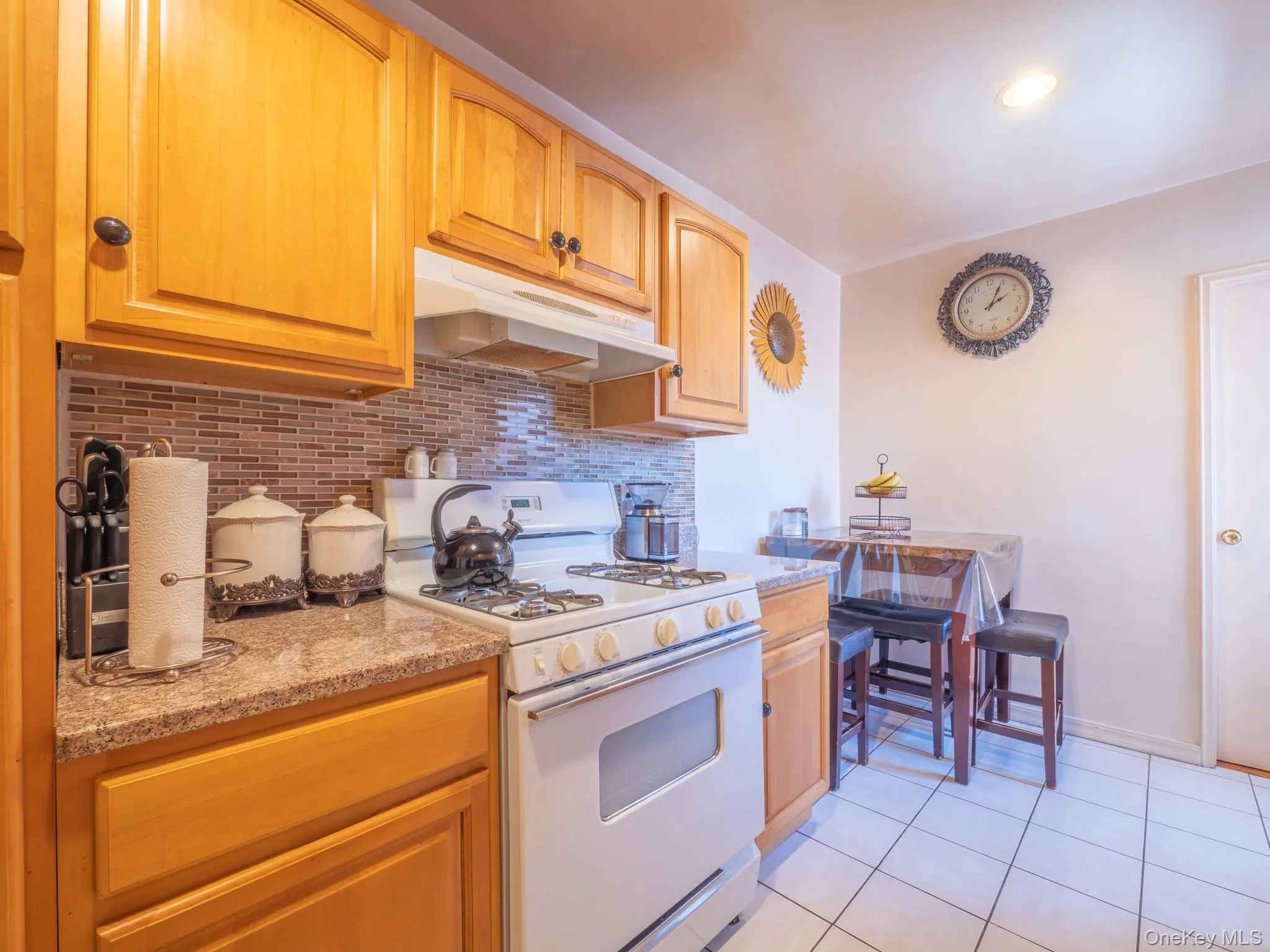 110-15 71 Road, New York, NY, 2 Bedrooms Bedrooms, 5 Rooms Rooms,1 BathroomBathrooms,Residential,For Rent,71,0,KEY1018706 110-15 71 Road, New York, NY, 2 Bedrooms Bedrooms, 5 Rooms Rooms,1 BathroomBathrooms,Residential,For Rent,71,0,KEY1018706