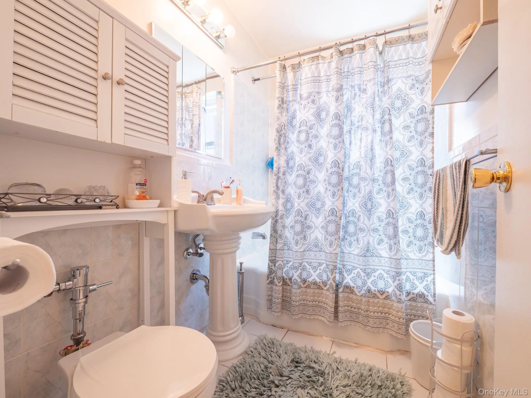 110-15 71 Road, New York, NY, 2 Bedrooms Bedrooms, 5 Rooms Rooms,1 BathroomBathrooms,Residential,For Rent,71,0,KEY1018706 110-15 71 Road, New York, NY, 2 Bedrooms Bedrooms, 5 Rooms Rooms,1 BathroomBathrooms,Residential,For Rent,71,0,KEY1018706