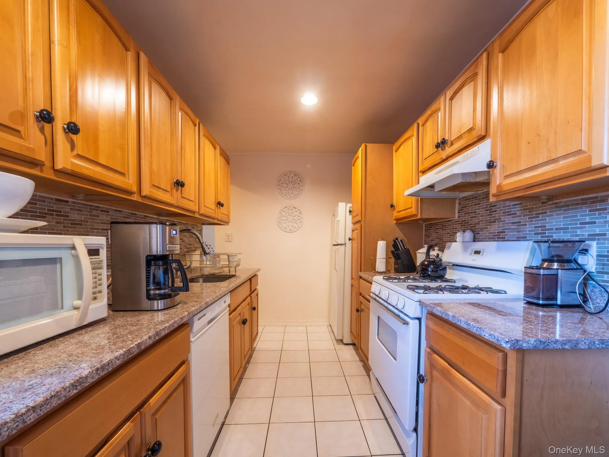 110-15 71 Road, New York, NY, 2 Bedrooms Bedrooms, 5 Rooms Rooms,1 BathroomBathrooms,Residential,For Rent,71,0,KEY1018706 110-15 71 Road, New York, NY, 2 Bedrooms Bedrooms, 5 Rooms Rooms,1 BathroomBathrooms,Residential,For Rent,71,0,KEY1018706