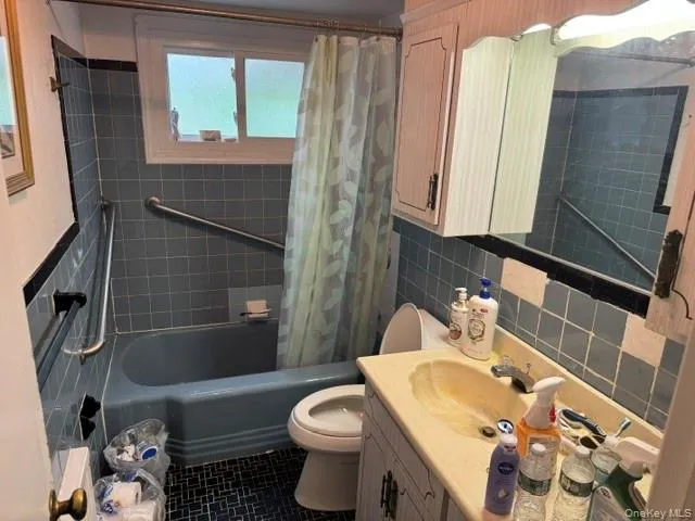 1916 Wilson Avenue, Hempstead, NY, 4 Bedrooms Bedrooms, 7 Rooms Rooms,2 BathroomsBathrooms,Residential,For Rent,Wilson,0,KEY1018714 1916 Wilson Avenue, Hempstead, NY, 4 Bedrooms Bedrooms, 7 Rooms Rooms,2 BathroomsBathrooms,Residential,For Rent,Wilson,0,KEY1018714