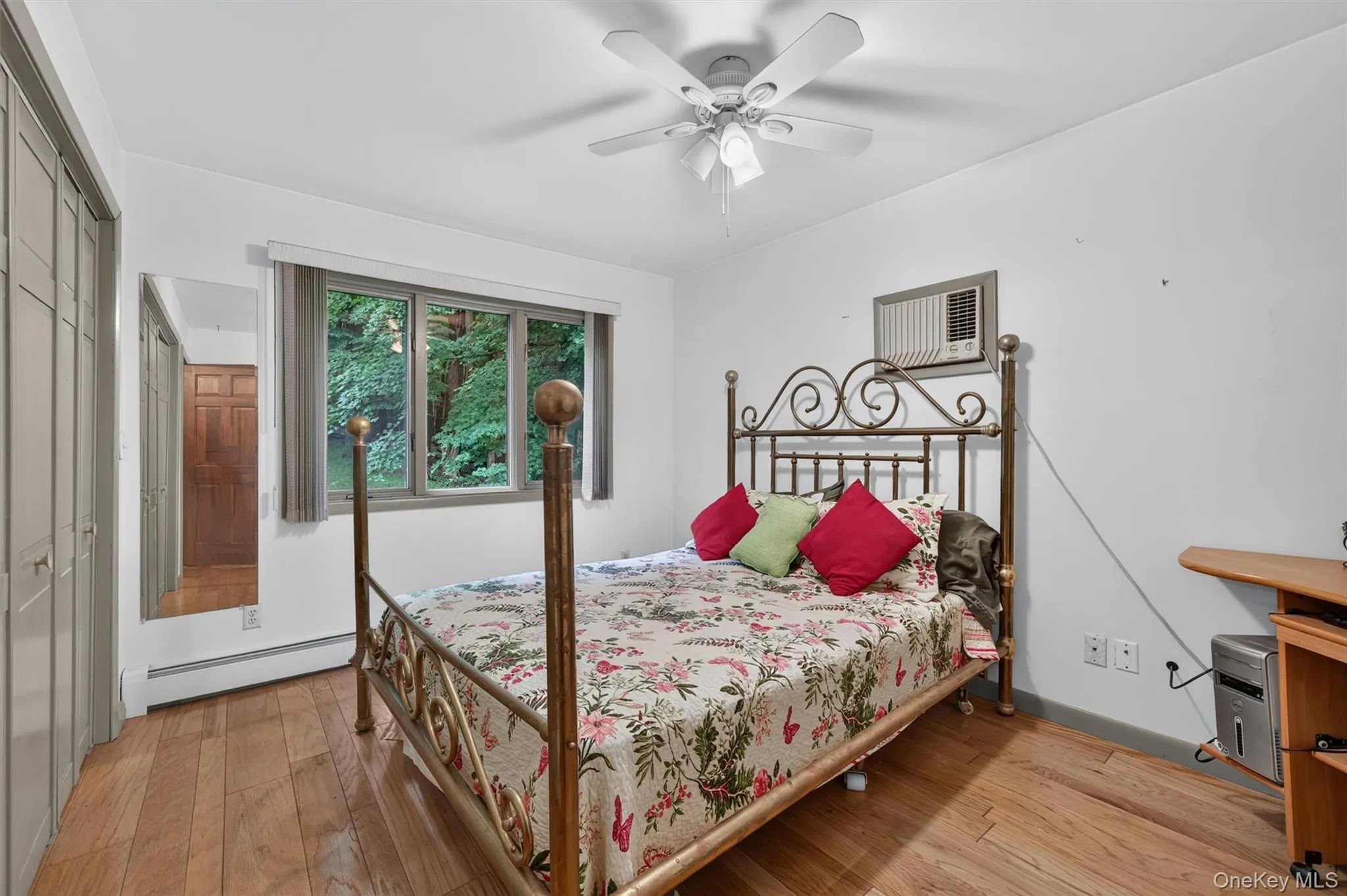 This guest bedroom is larger than average bedrooms. The floors were recently replaced in all the guest bedrooms. This guest bedroom is larger than average bedrooms. The floors were recently replaced in all the guest bedrooms.