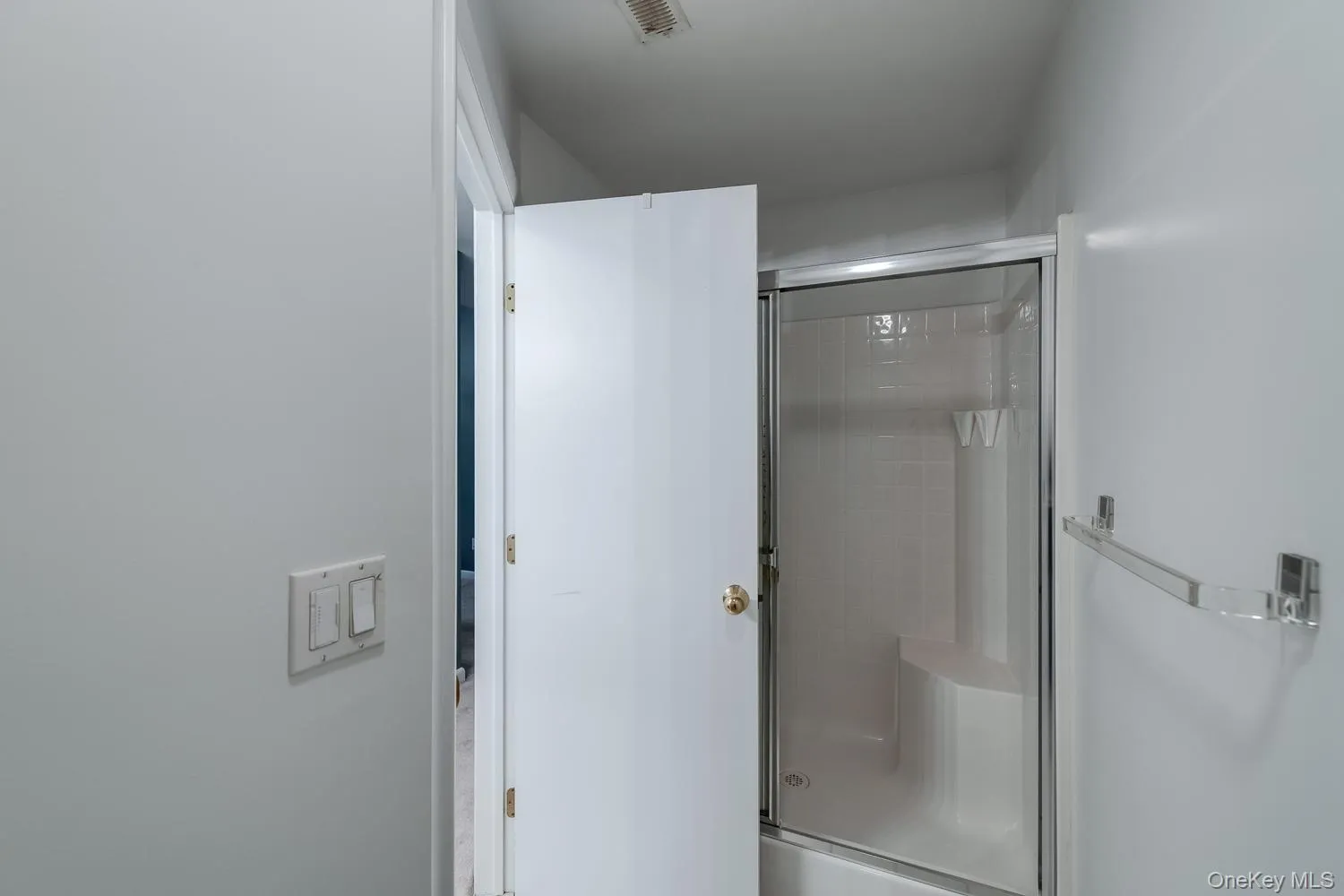 Step-in shower Step-in shower