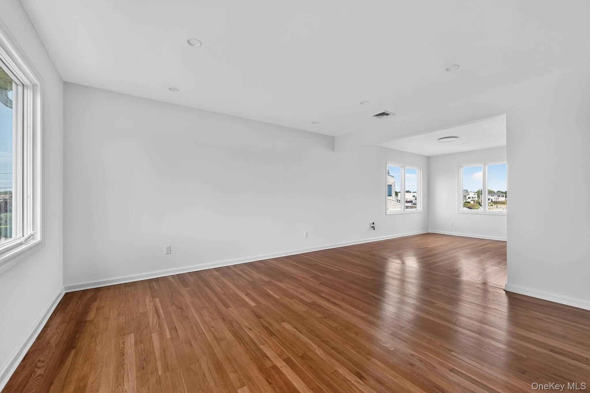 89 Ocean Avenue, Oyster Bay, NY, 3 Bedrooms Bedrooms, 6 Rooms Rooms,3 BathroomsBathrooms,Residential,For Rent,Ocean,0,KEY1018721 89 Ocean Avenue, Oyster Bay, NY, 3 Bedrooms Bedrooms, 6 Rooms Rooms,3 BathroomsBathrooms,Residential,For Rent,Ocean,0,KEY1018721