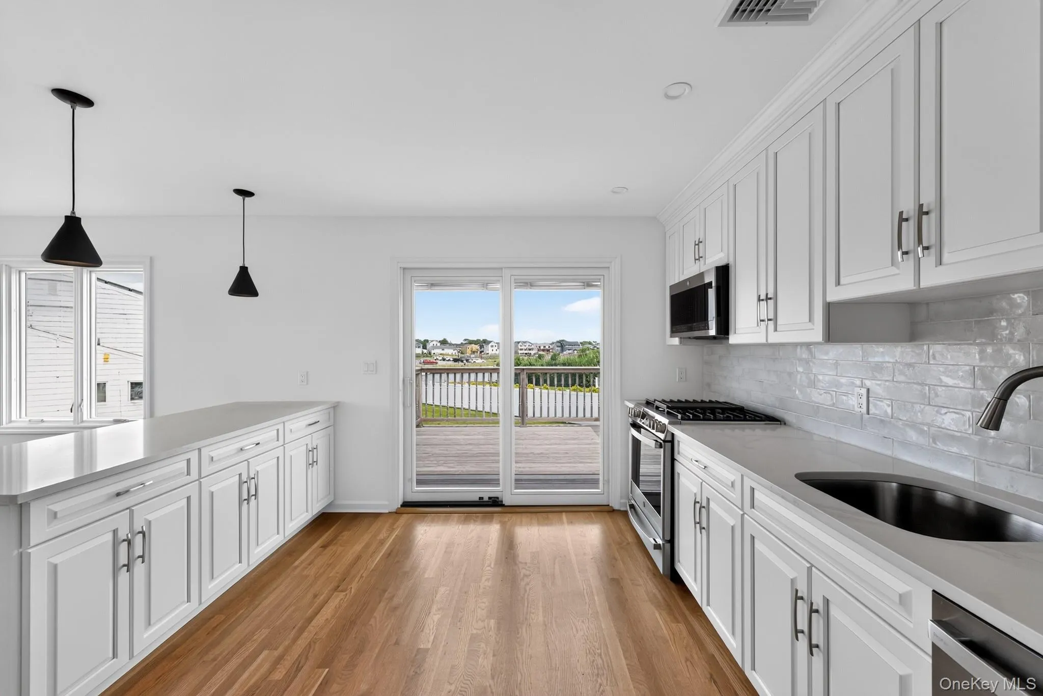 89 Ocean Avenue, Oyster Bay, NY, 3 Bedrooms Bedrooms, 6 Rooms Rooms,3 BathroomsBathrooms,Residential,For Rent,Ocean,0,KEY1018721 89 Ocean Avenue, Oyster Bay, NY, 3 Bedrooms Bedrooms, 6 Rooms Rooms,3 BathroomsBathrooms,Residential,For Rent,Ocean,0,KEY1018721