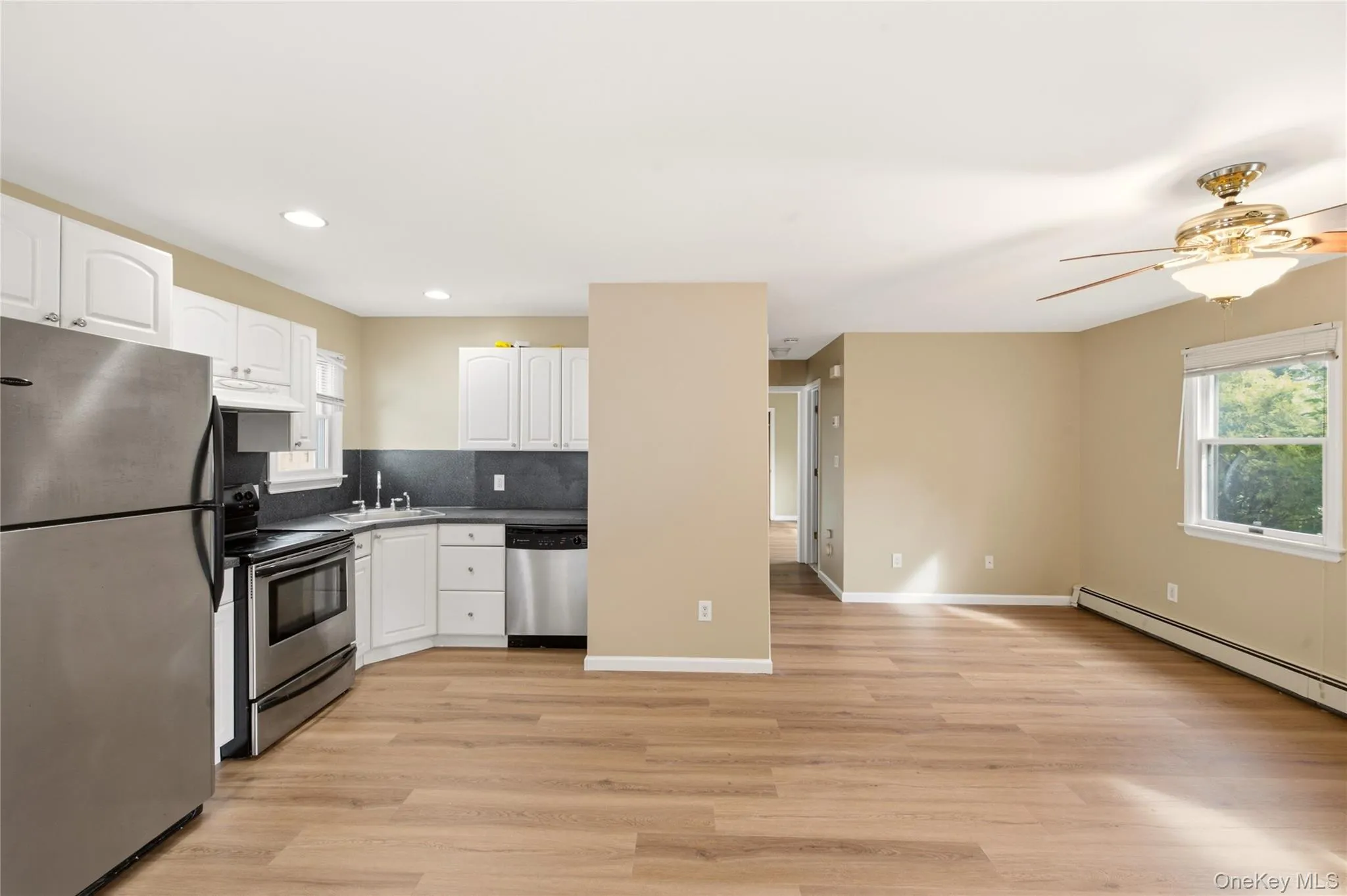 34 MARKWOOD Lane, Huntington, NY, 2 Bedrooms Bedrooms, 5 Rooms Rooms,1 BathroomBathrooms,Residential Lease,For Rent,MARKWOOD,0,1018725 34 MARKWOOD Lane, Huntington, NY, 2 Bedrooms Bedrooms, 5 Rooms Rooms,1 BathroomBathrooms,Residential Lease,For Rent,MARKWOOD,0,1018725