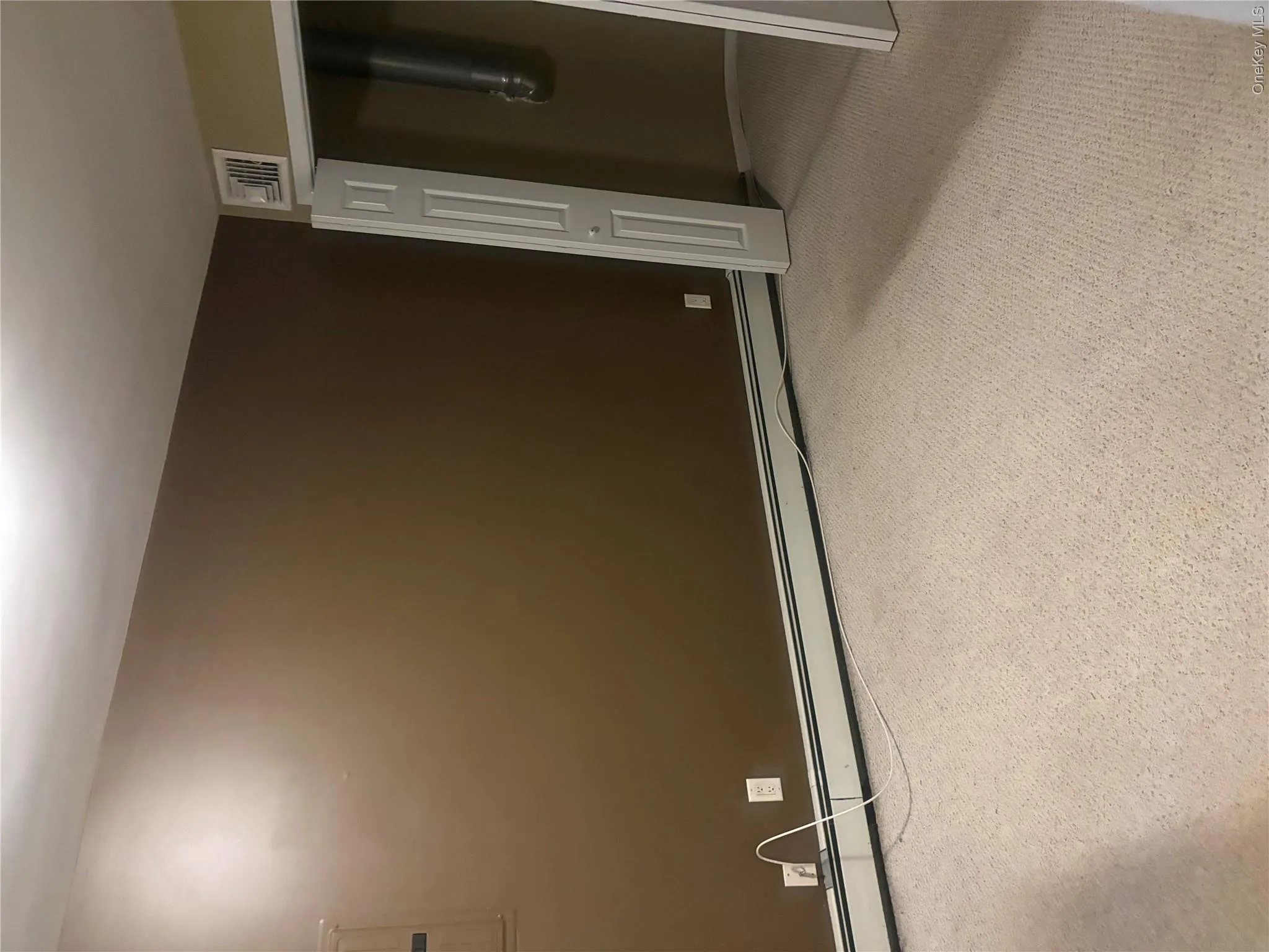 34 MARKWOOD Lane, Huntington, NY, 2 Bedrooms Bedrooms, 5 Rooms Rooms,1 BathroomBathrooms,Residential Lease,For Rent,MARKWOOD,0,1018725 34 MARKWOOD Lane, Huntington, NY, 2 Bedrooms Bedrooms, 5 Rooms Rooms,1 BathroomBathrooms,Residential Lease,For Rent,MARKWOOD,0,1018725