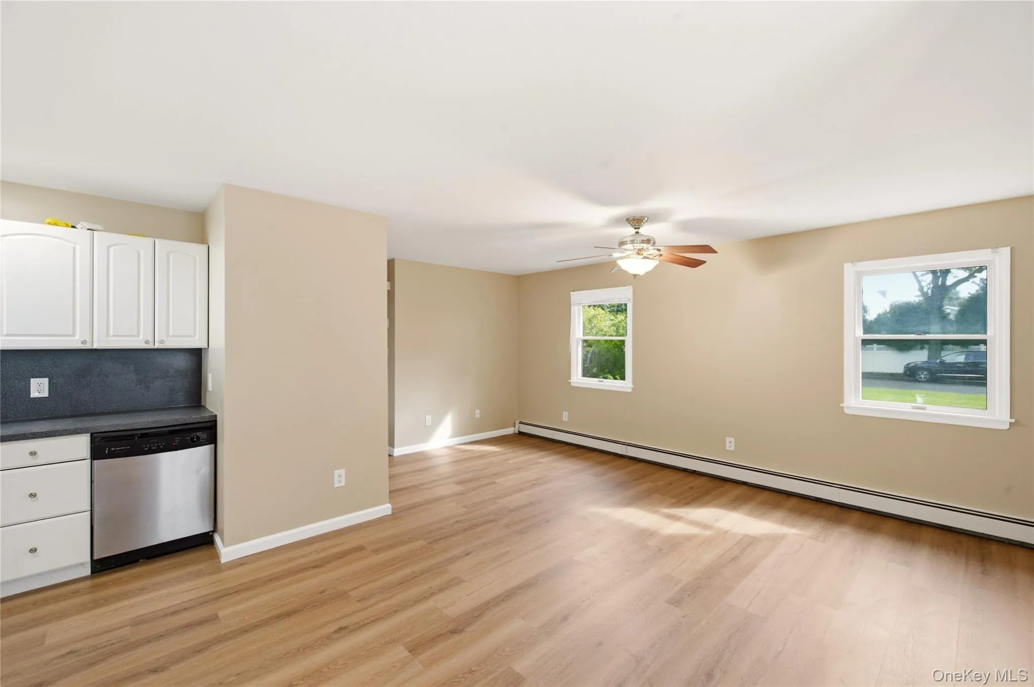 34 MARKWOOD Lane, Huntington, NY, 2 Bedrooms Bedrooms, 5 Rooms Rooms,1 BathroomBathrooms,Residential Lease,For Rent,MARKWOOD,0,1018725 34 MARKWOOD Lane, Huntington, NY, 2 Bedrooms Bedrooms, 5 Rooms Rooms,1 BathroomBathrooms,Residential Lease,For Rent,MARKWOOD,0,1018725