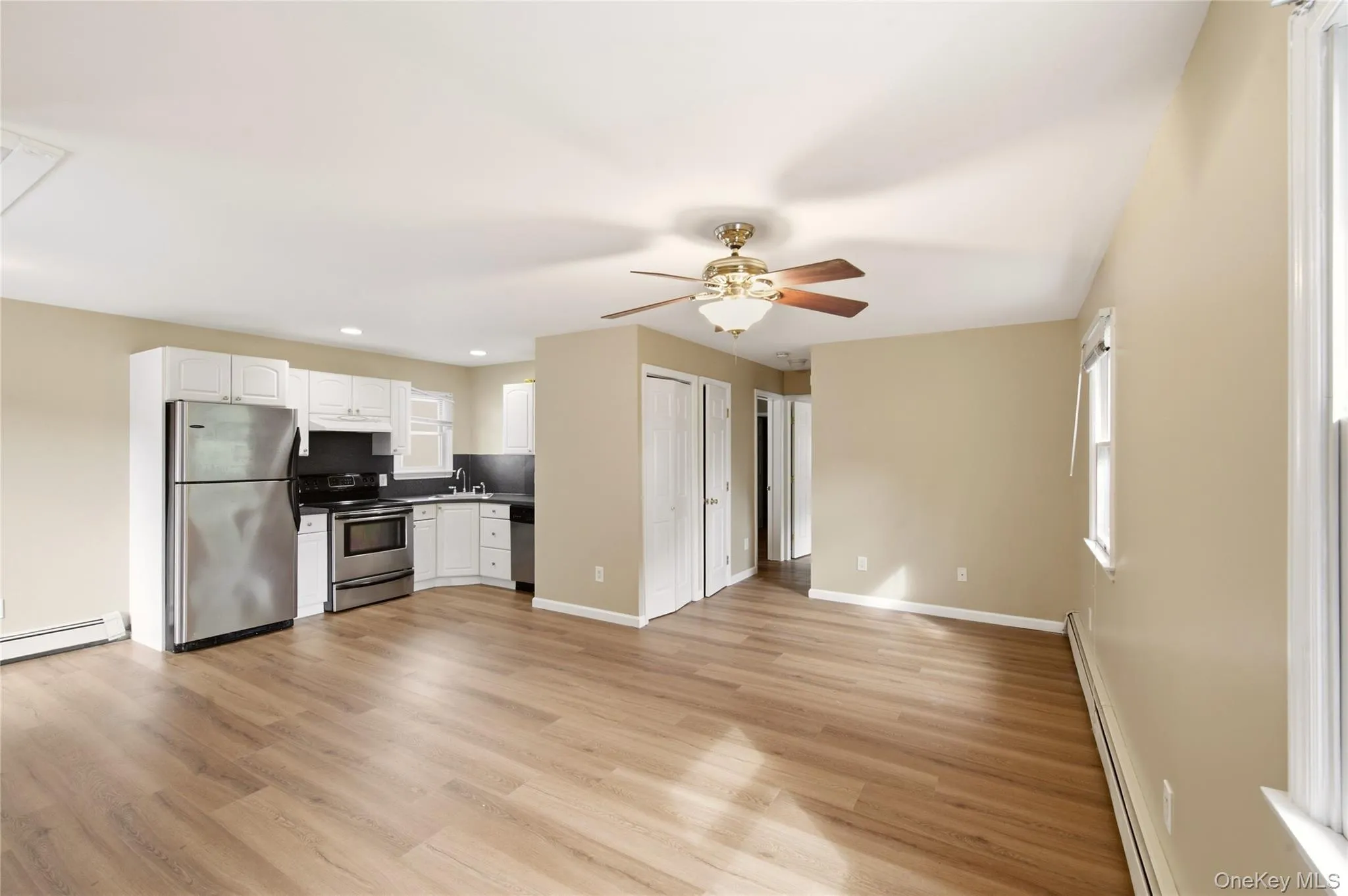 34 MARKWOOD Lane, Huntington, NY, 2 Bedrooms Bedrooms, 5 Rooms Rooms,1 BathroomBathrooms,Residential Lease,For Rent,MARKWOOD,0,1018725 34 MARKWOOD Lane, Huntington, NY, 2 Bedrooms Bedrooms, 5 Rooms Rooms,1 BathroomBathrooms,Residential Lease,For Rent,MARKWOOD,0,1018725