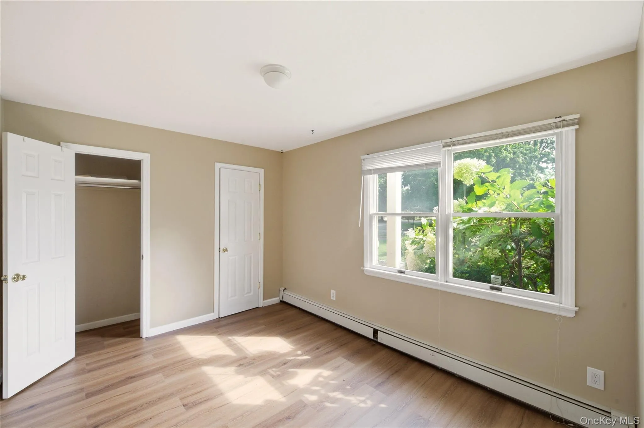 34 MARKWOOD Lane, Huntington, NY, 2 Bedrooms Bedrooms, 5 Rooms Rooms,1 BathroomBathrooms,Residential Lease,For Rent,MARKWOOD,0,1018725 34 MARKWOOD Lane, Huntington, NY, 2 Bedrooms Bedrooms, 5 Rooms Rooms,1 BathroomBathrooms,Residential Lease,For Rent,MARKWOOD,0,1018725