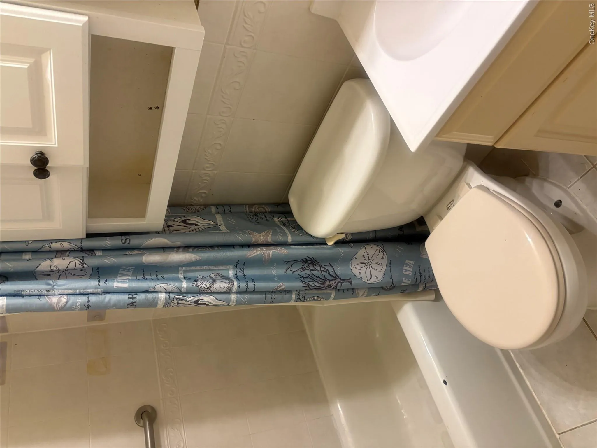 34 MARKWOOD Lane, Huntington, NY, 2 Bedrooms Bedrooms, 5 Rooms Rooms,1 BathroomBathrooms,Residential Lease,For Rent,MARKWOOD,0,1018725 34 MARKWOOD Lane, Huntington, NY, 2 Bedrooms Bedrooms, 5 Rooms Rooms,1 BathroomBathrooms,Residential Lease,For Rent,MARKWOOD,0,1018725