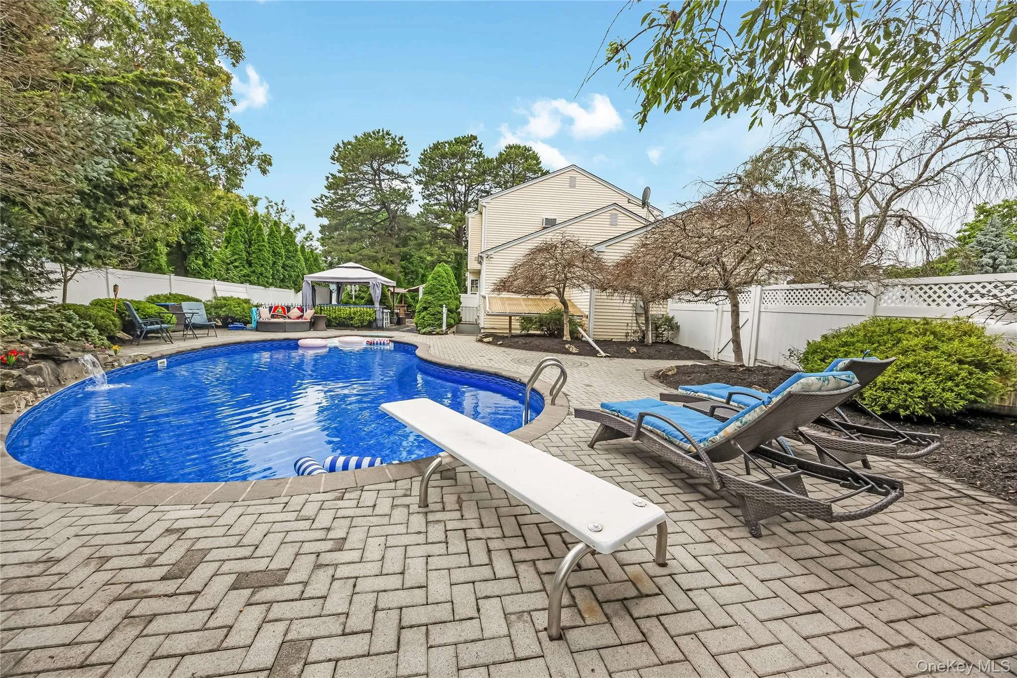 10 John Street, Brookhaven, NY, 4 Bedrooms Bedrooms, 10 Rooms Rooms,2 BathroomsBathrooms,Residential,For Rent,John,0,KEY1018734 10 John Street, Brookhaven, NY, 4 Bedrooms Bedrooms, 10 Rooms Rooms,2 BathroomsBathrooms,Residential,For Rent,John,0,KEY1018734