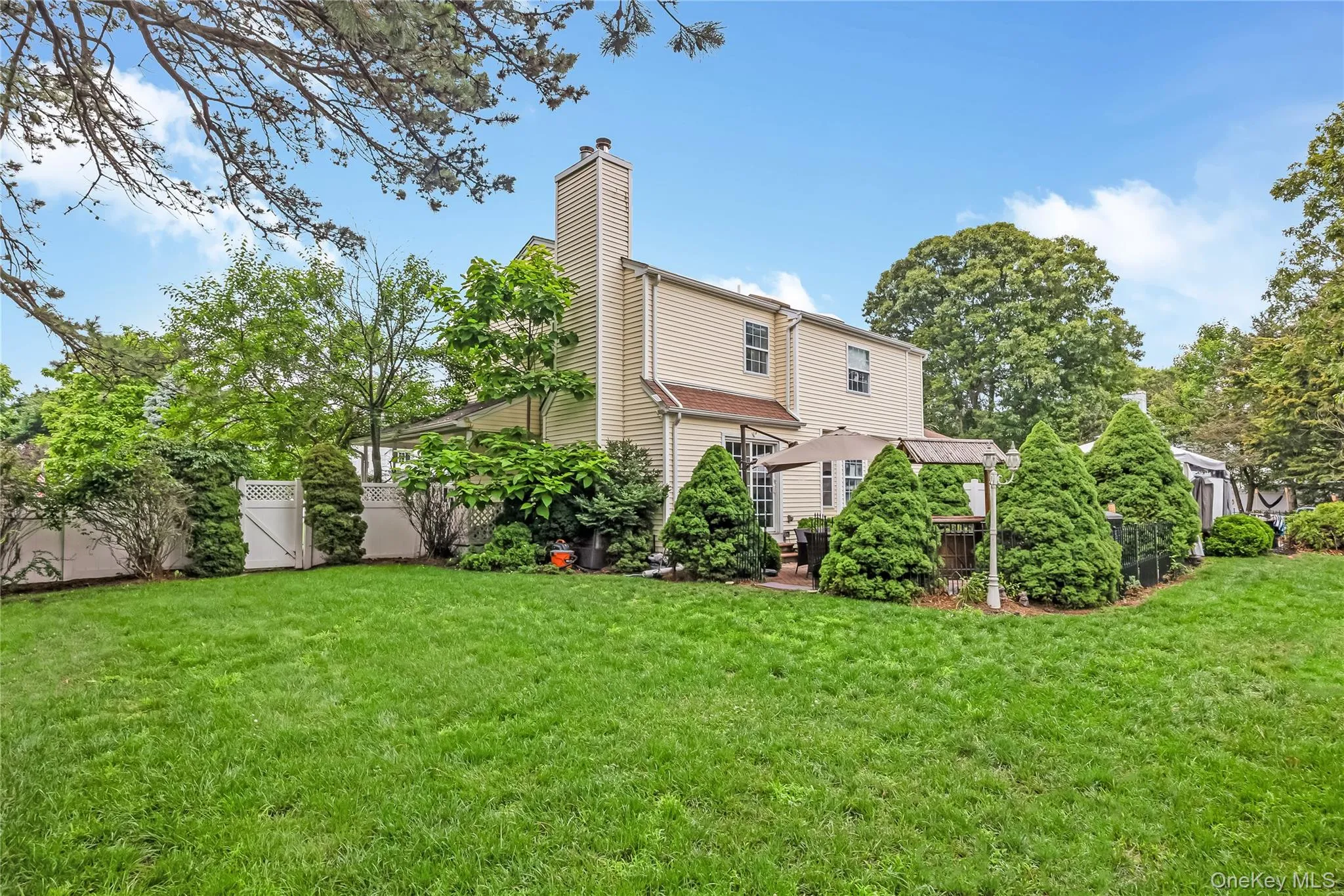 10 John Street, Brookhaven, NY, 4 Bedrooms Bedrooms, 10 Rooms Rooms,2 BathroomsBathrooms,Residential,For Rent,John,0,KEY1018734 10 John Street, Brookhaven, NY, 4 Bedrooms Bedrooms, 10 Rooms Rooms,2 BathroomsBathrooms,Residential,For Rent,John,0,KEY1018734