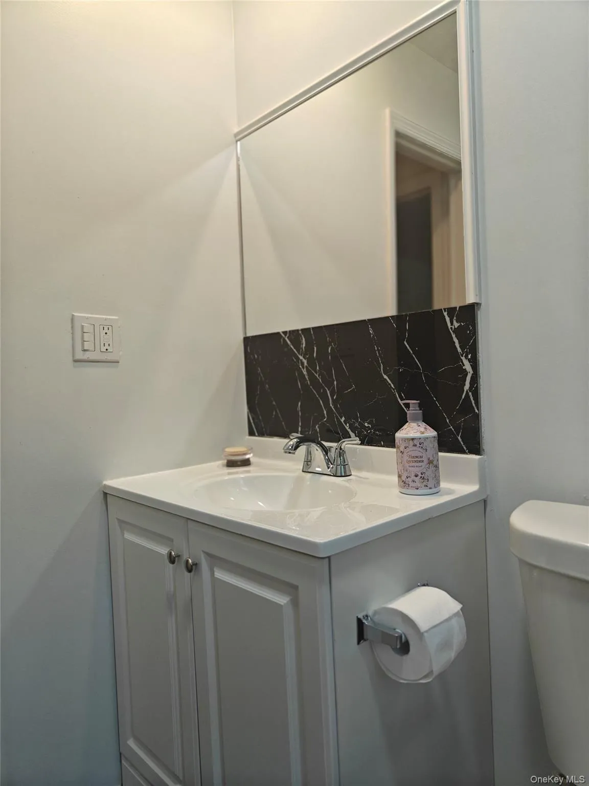 5 Wildwood Drive, Wappinger, NY, 1 Bedroom Bedrooms, 3 Rooms Rooms,1 BathroomBathrooms,Residential Lease,For Rent,Wildwood,0,KEY1018737 5 Wildwood Drive, Wappinger, NY, 1 Bedroom Bedrooms, 3 Rooms Rooms,1 BathroomBathrooms,Residential Lease,For Rent,Wildwood,0,KEY1018737