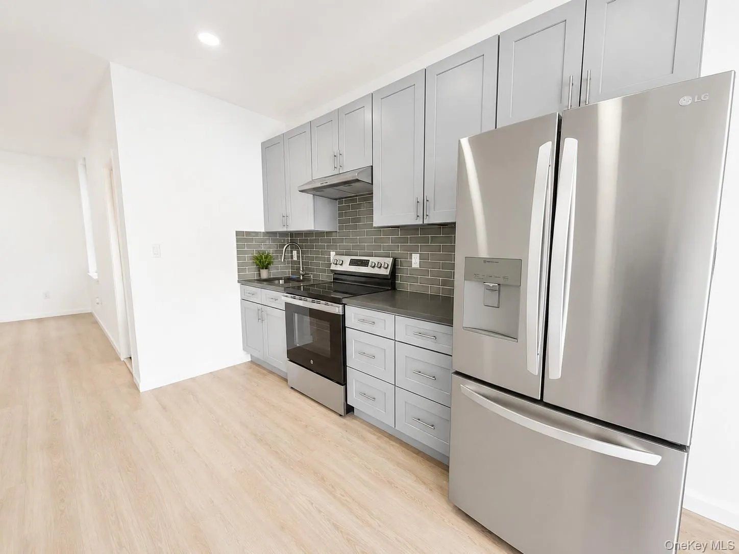 6946 64th Street, New York, NY, 1 Bedroom Bedrooms, 3 Rooms Rooms,1 BathroomBathrooms,Residential Lease,For Rent,64th,0,KEY1018738 6946 64th Street, New York, NY, 1 Bedroom Bedrooms, 3 Rooms Rooms,1 BathroomBathrooms,Residential Lease,For Rent,64th,0,KEY1018738