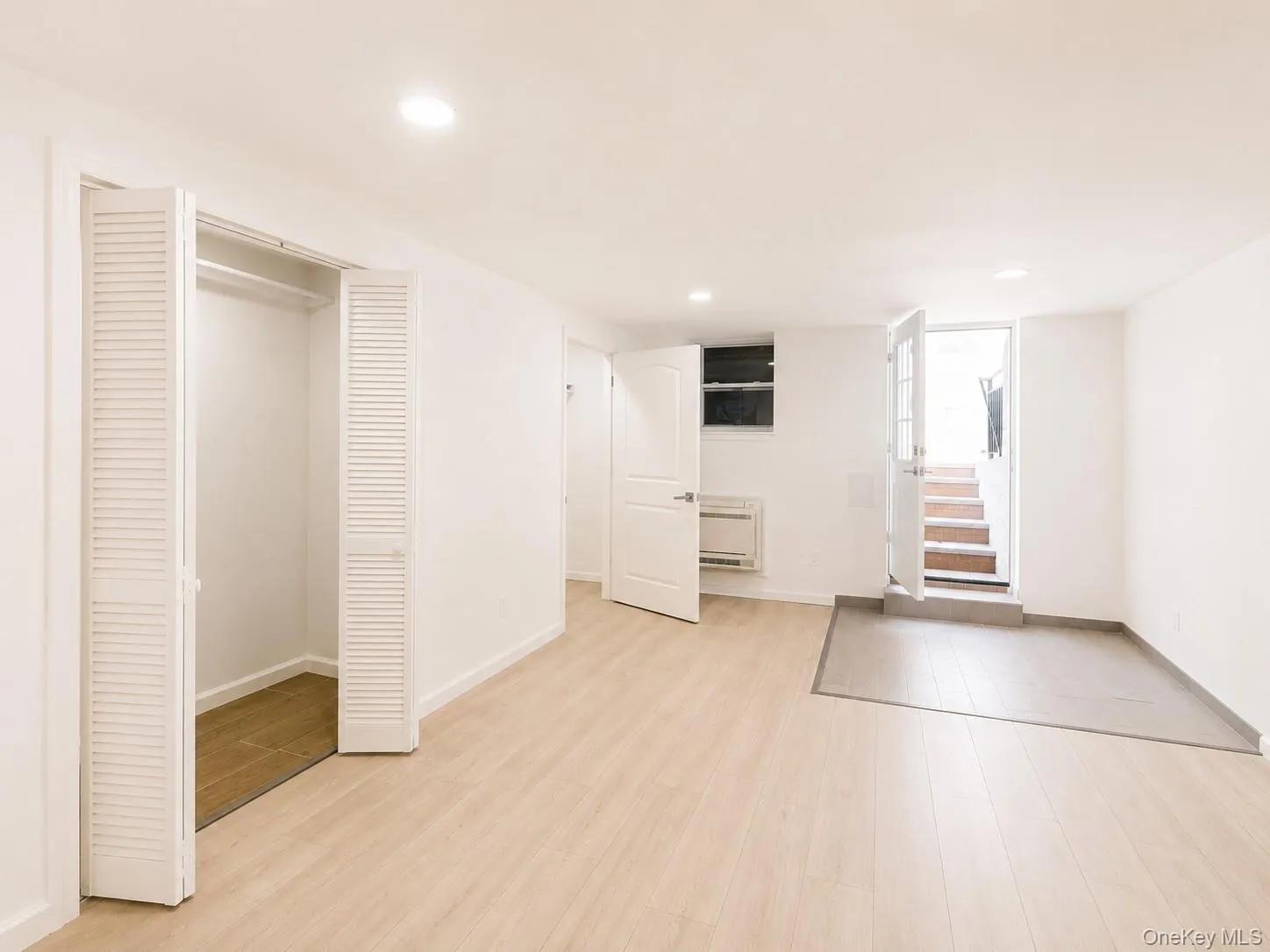 6946 64th Street, New York, NY, 1 Bedroom Bedrooms, 3 Rooms Rooms,1 BathroomBathrooms,Residential Lease,For Rent,64th,0,KEY1018738 6946 64th Street, New York, NY, 1 Bedroom Bedrooms, 3 Rooms Rooms,1 BathroomBathrooms,Residential Lease,For Rent,64th,0,KEY1018738