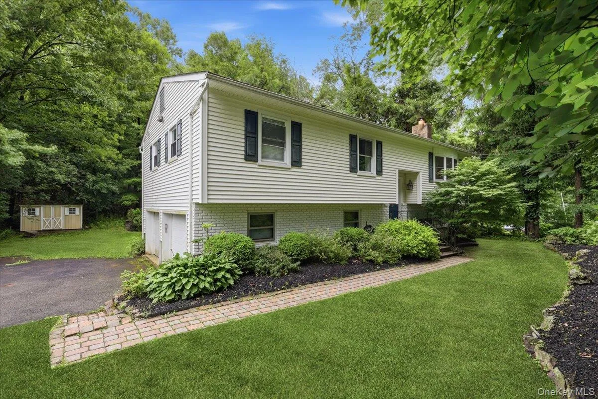 138 Kent Shore Drive, Kent, NY, 3 Bedrooms Bedrooms, 7 Rooms Rooms,2 BathroomsBathrooms,Residential,For Rent,Kent Shore,0,KEY1018740 138 Kent Shore Drive, Kent, NY, 3 Bedrooms Bedrooms, 7 Rooms Rooms,2 BathroomsBathrooms,Residential,For Rent,Kent Shore,0,KEY1018740