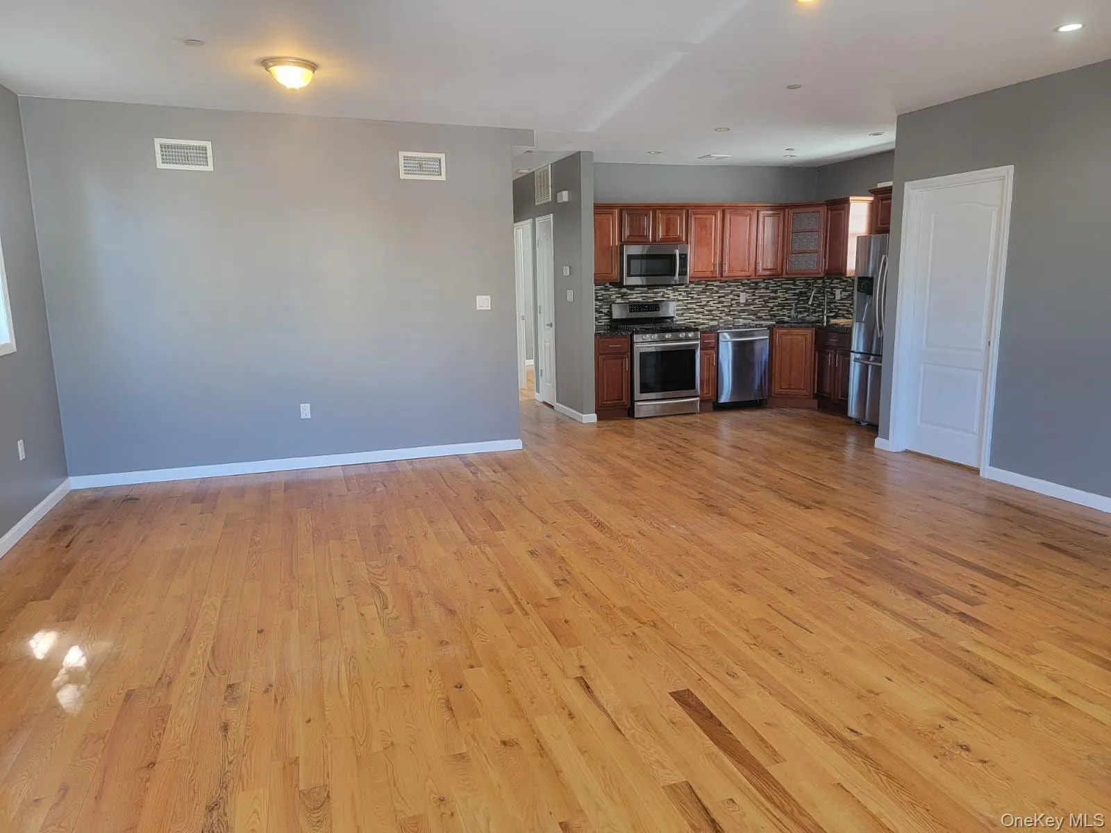 14612 181st Street, New York, NY, 3 Bedrooms Bedrooms, 6 Rooms Rooms,2 BathroomsBathrooms,Residential Lease,For Rent,181st,0,KEY1018745 14612 181st Street, New York, NY, 3 Bedrooms Bedrooms, 6 Rooms Rooms,2 BathroomsBathrooms,Residential Lease,For Rent,181st,0,KEY1018745