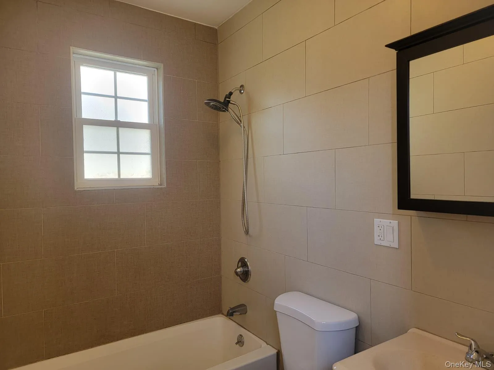 14612 181st Street, New York, NY, 3 Bedrooms Bedrooms, 6 Rooms Rooms,2 BathroomsBathrooms,Residential Lease,For Rent,181st,0,KEY1018745 14612 181st Street, New York, NY, 3 Bedrooms Bedrooms, 6 Rooms Rooms,2 BathroomsBathrooms,Residential Lease,For Rent,181st,0,KEY1018745