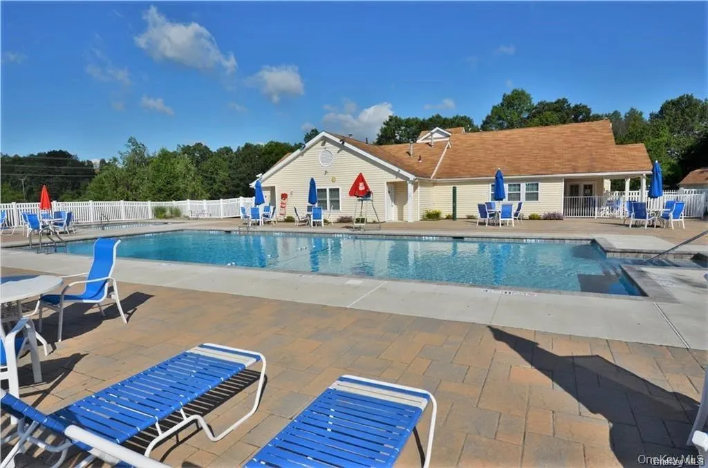 Community Pool area! Community Pool area!