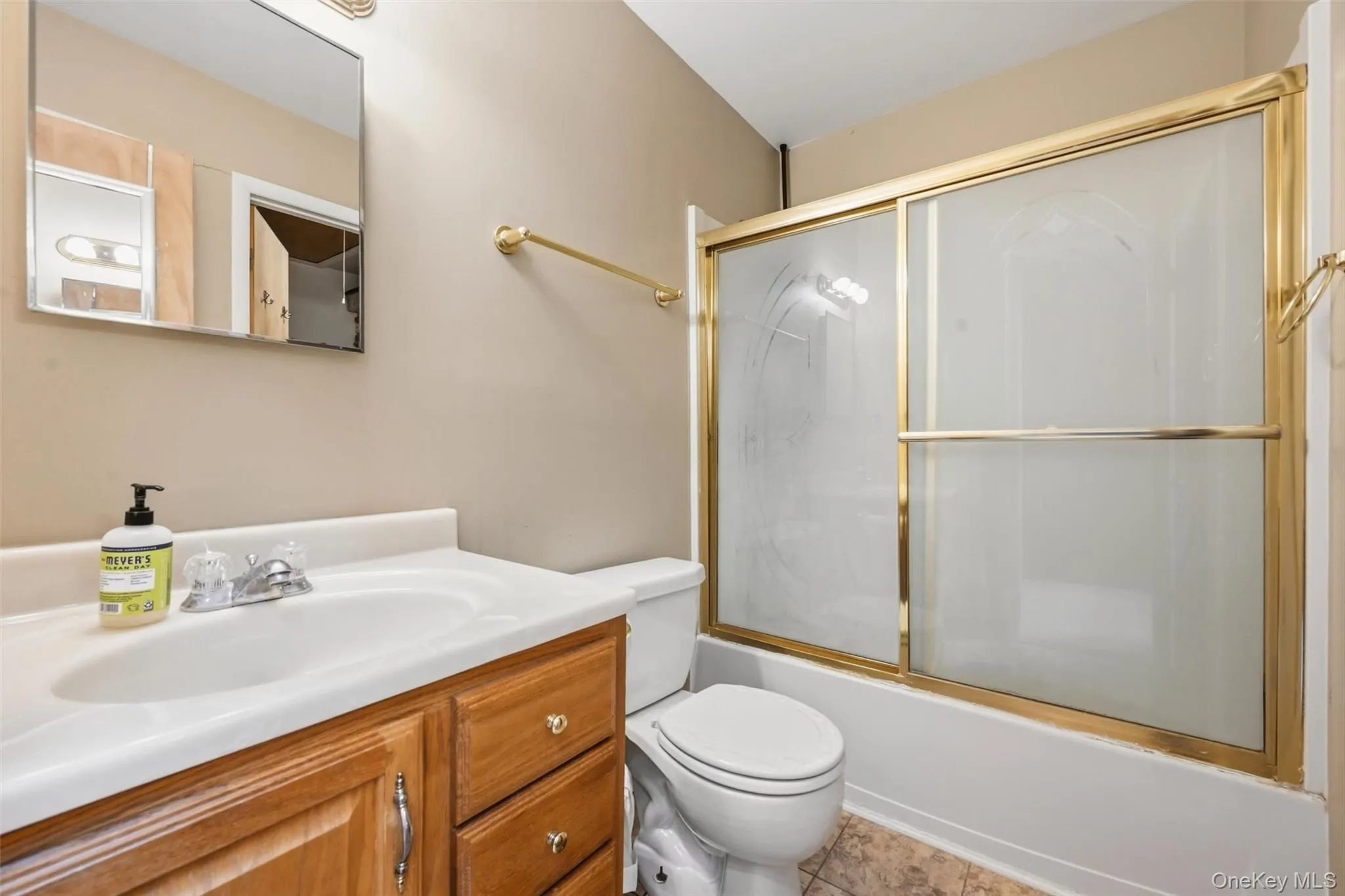 Full Bathroom Full Bathroom
