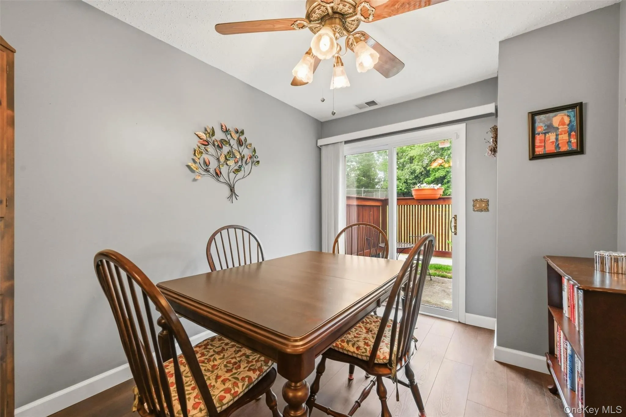 Dining Area with sliding doors to the outdoor patio Dining Area with sliding doors to the outdoor patio