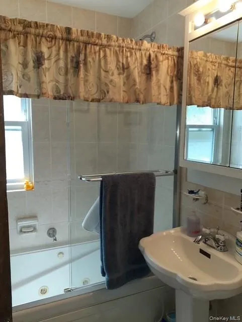 4318 195th Street, New York, NY, 3 Bedrooms Bedrooms, 8 Rooms Rooms,2 BathroomsBathrooms,Residential,For Rent,195th,0,1018749 4318 195th Street, New York, NY, 3 Bedrooms Bedrooms, 8 Rooms Rooms,2 BathroomsBathrooms,Residential,For Rent,195th,0,1018749