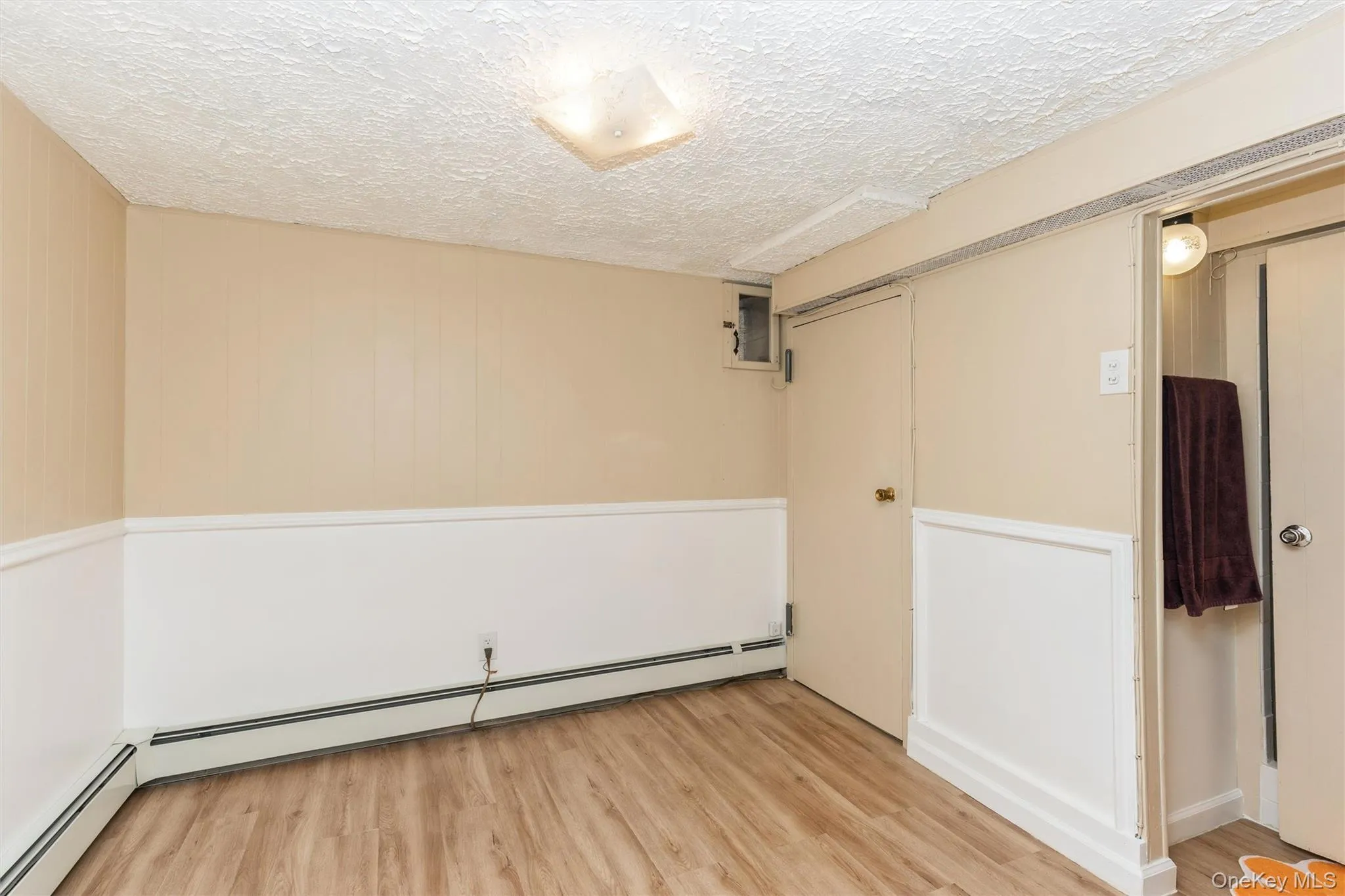 4318 195th Street, New York, NY, 3 Bedrooms Bedrooms, 8 Rooms Rooms,2 BathroomsBathrooms,Residential,For Rent,195th,0,1018749 4318 195th Street, New York, NY, 3 Bedrooms Bedrooms, 8 Rooms Rooms,2 BathroomsBathrooms,Residential,For Rent,195th,0,1018749