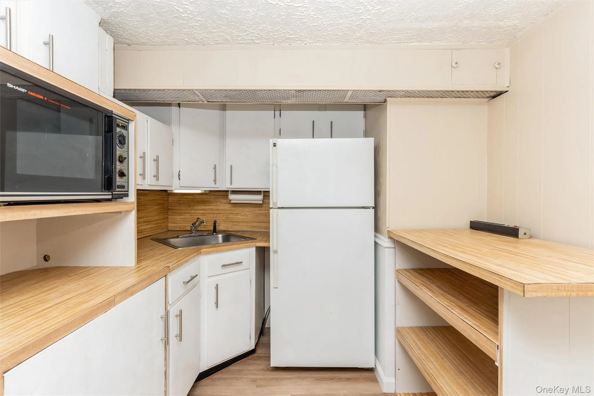 4318 195th Street, New York, NY, 3 Bedrooms Bedrooms, 8 Rooms Rooms,2 BathroomsBathrooms,Residential,For Rent,195th,0,1018749 4318 195th Street, New York, NY, 3 Bedrooms Bedrooms, 8 Rooms Rooms,2 BathroomsBathrooms,Residential,For Rent,195th,0,1018749