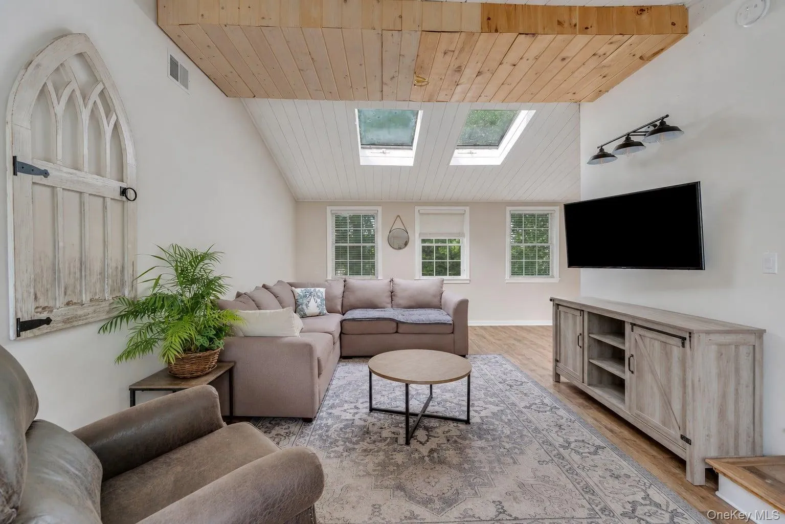 55 Riverview Court, Islip, NY, 4 Bedrooms Bedrooms, 10 Rooms Rooms,4 BathroomsBathrooms,Residential,For Rent,Riverview,0,KEY1018752 55 Riverview Court, Islip, NY, 4 Bedrooms Bedrooms, 10 Rooms Rooms,4 BathroomsBathrooms,Residential,For Rent,Riverview,0,KEY1018752