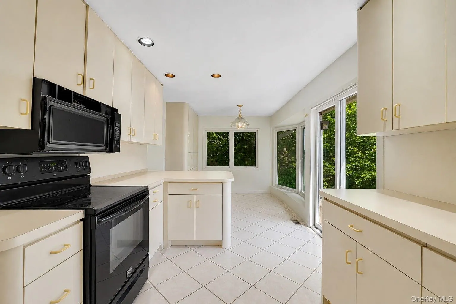 55 Riverview Court, Islip, NY, 4 Bedrooms Bedrooms, 10 Rooms Rooms,4 BathroomsBathrooms,Residential,For Rent,Riverview,0,KEY1018752 55 Riverview Court, Islip, NY, 4 Bedrooms Bedrooms, 10 Rooms Rooms,4 BathroomsBathrooms,Residential,For Rent,Riverview,0,KEY1018752